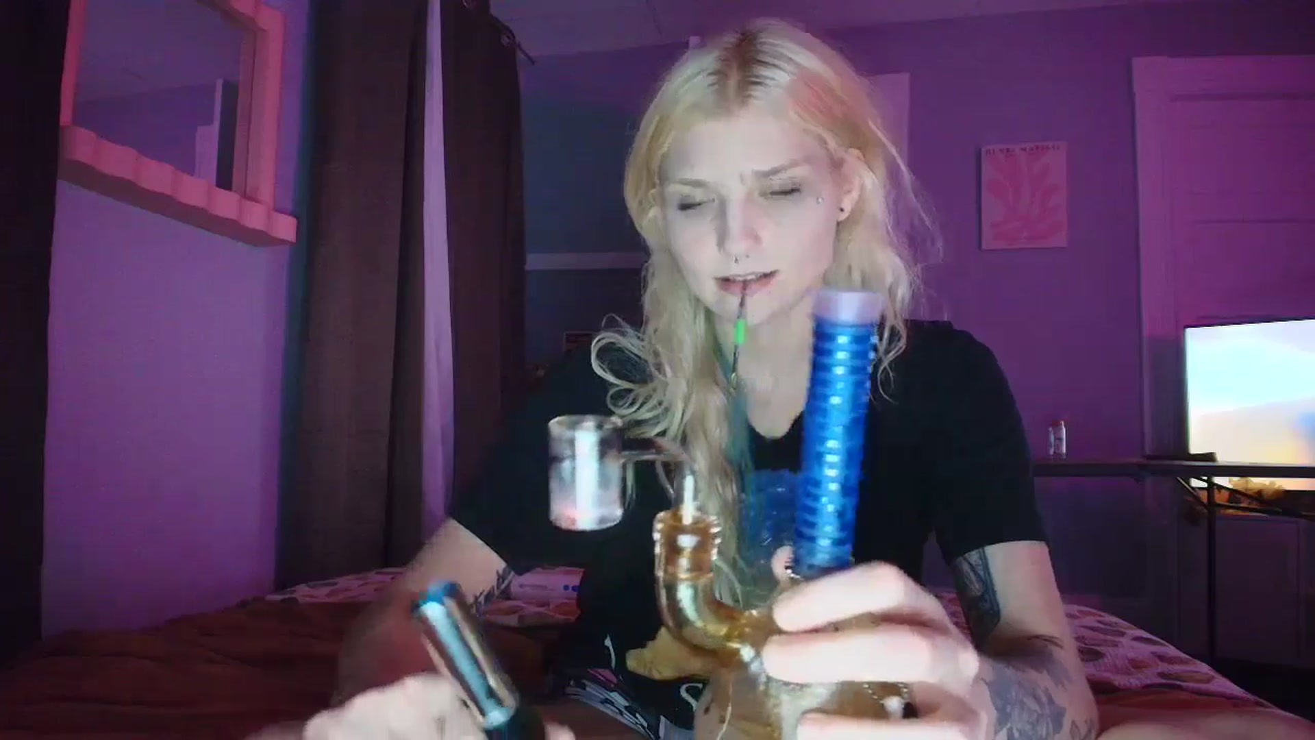Gallery image thumbnail from DuckChan0's myfreecams stream on, 09/13/2025, 01:36 image 16 of 20