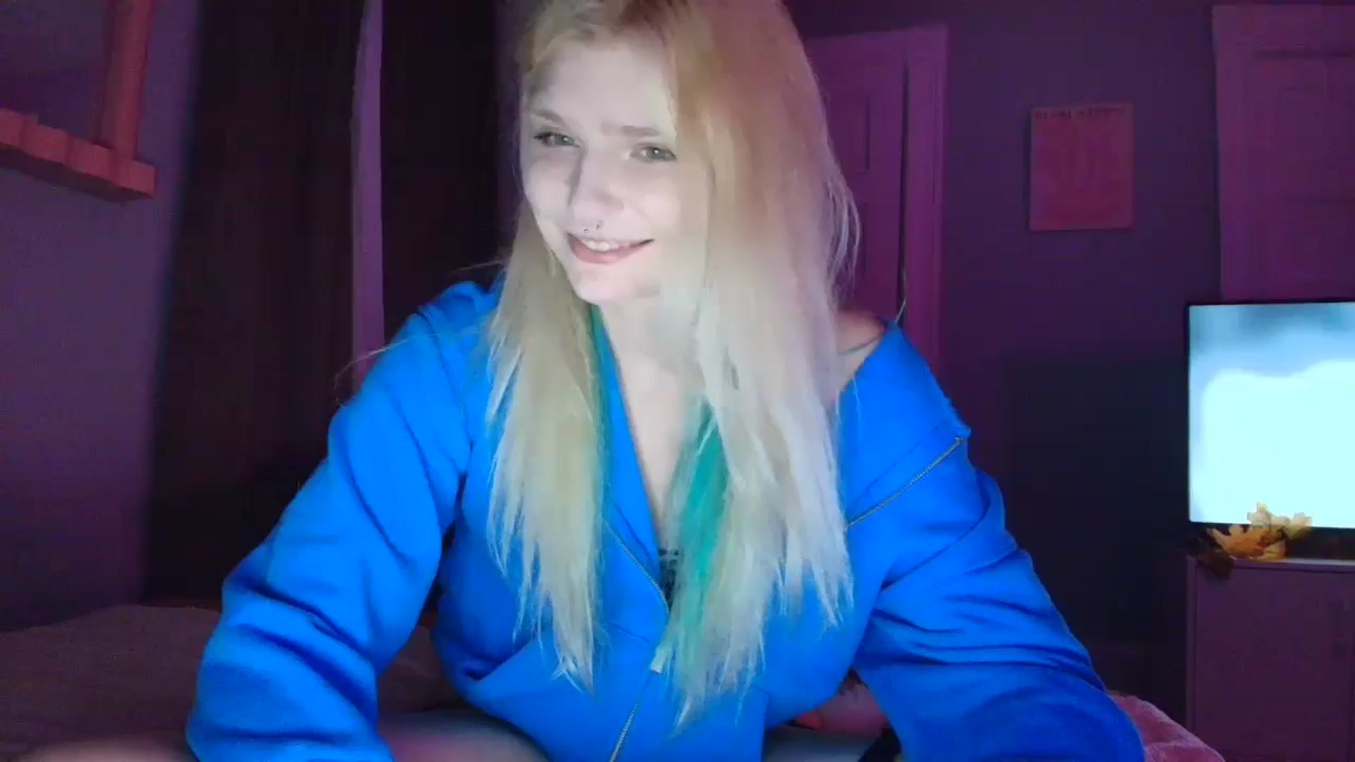 Gallery image thumbnail from DuckChan0's myfreecams stream on, 09/13/2025, 23:44 image 3 of 20