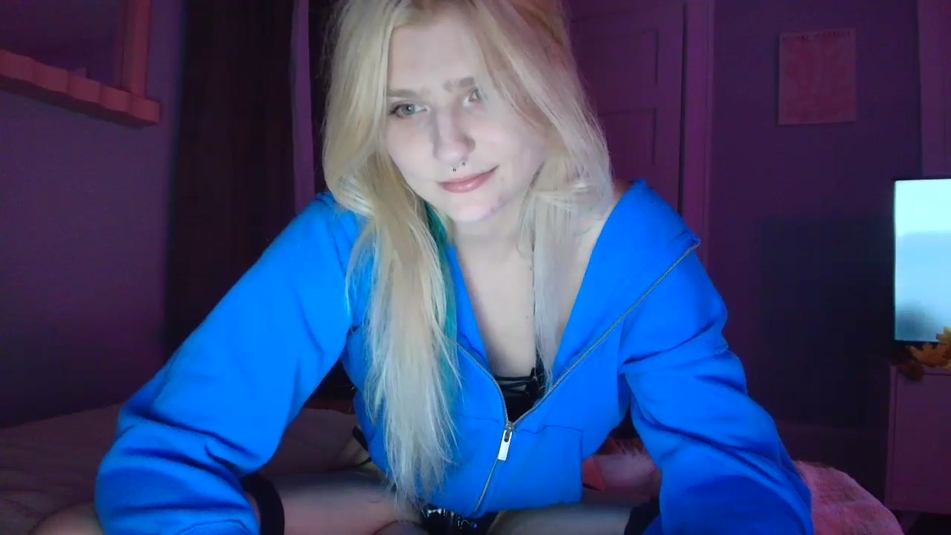 Gallery image thumbnail from DuckChan0's myfreecams stream on, 09/13/2025, 23:44 image 5 of 20