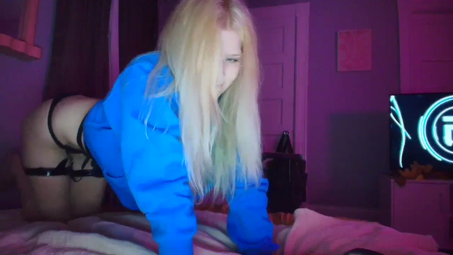 Gallery image thumbnail from DuckChan0's myfreecams stream on, 09/14/2025, 24:02 image 5 of 20