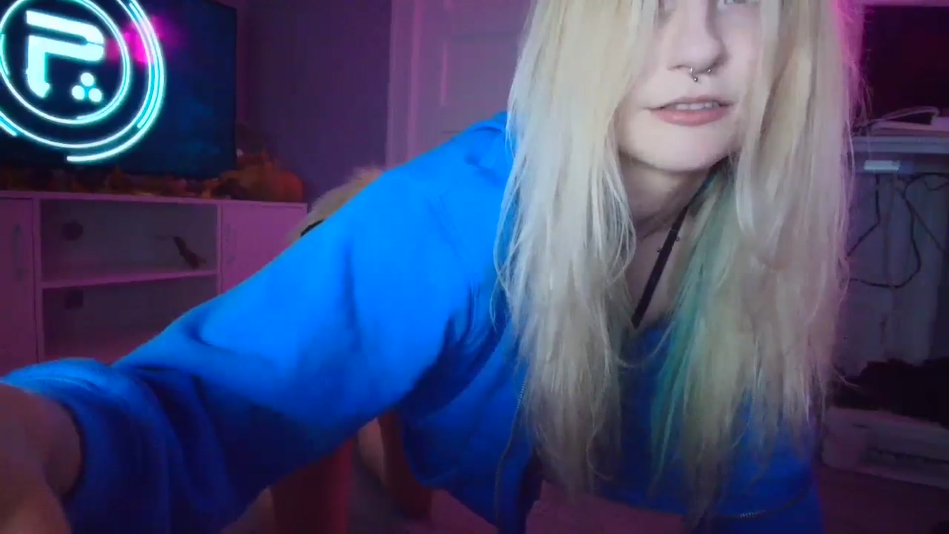 Gallery image thumbnail from DuckChan0's myfreecams stream on, 09/14/2025, 24:02 image 15 of 20