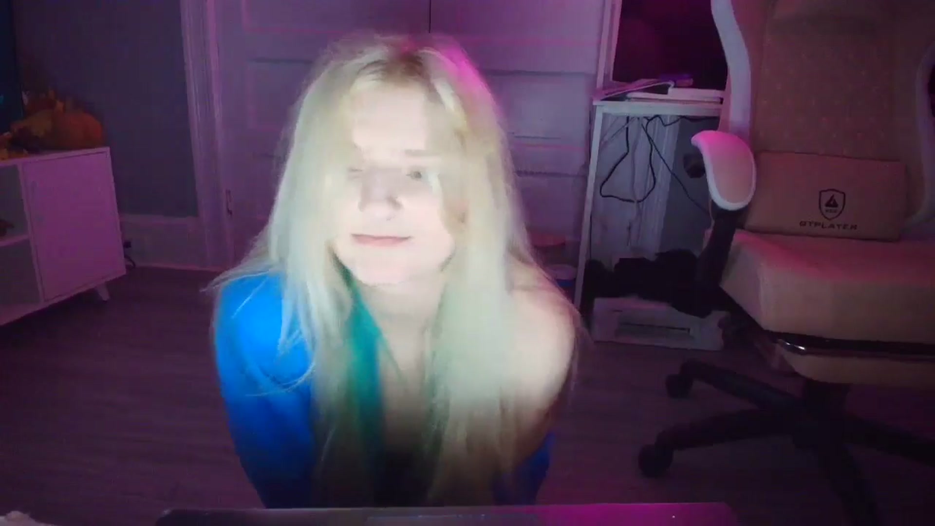 Gallery image thumbnail from DuckChan0's myfreecams stream on, 09/14/2025, 24:02 image 10 of 20
