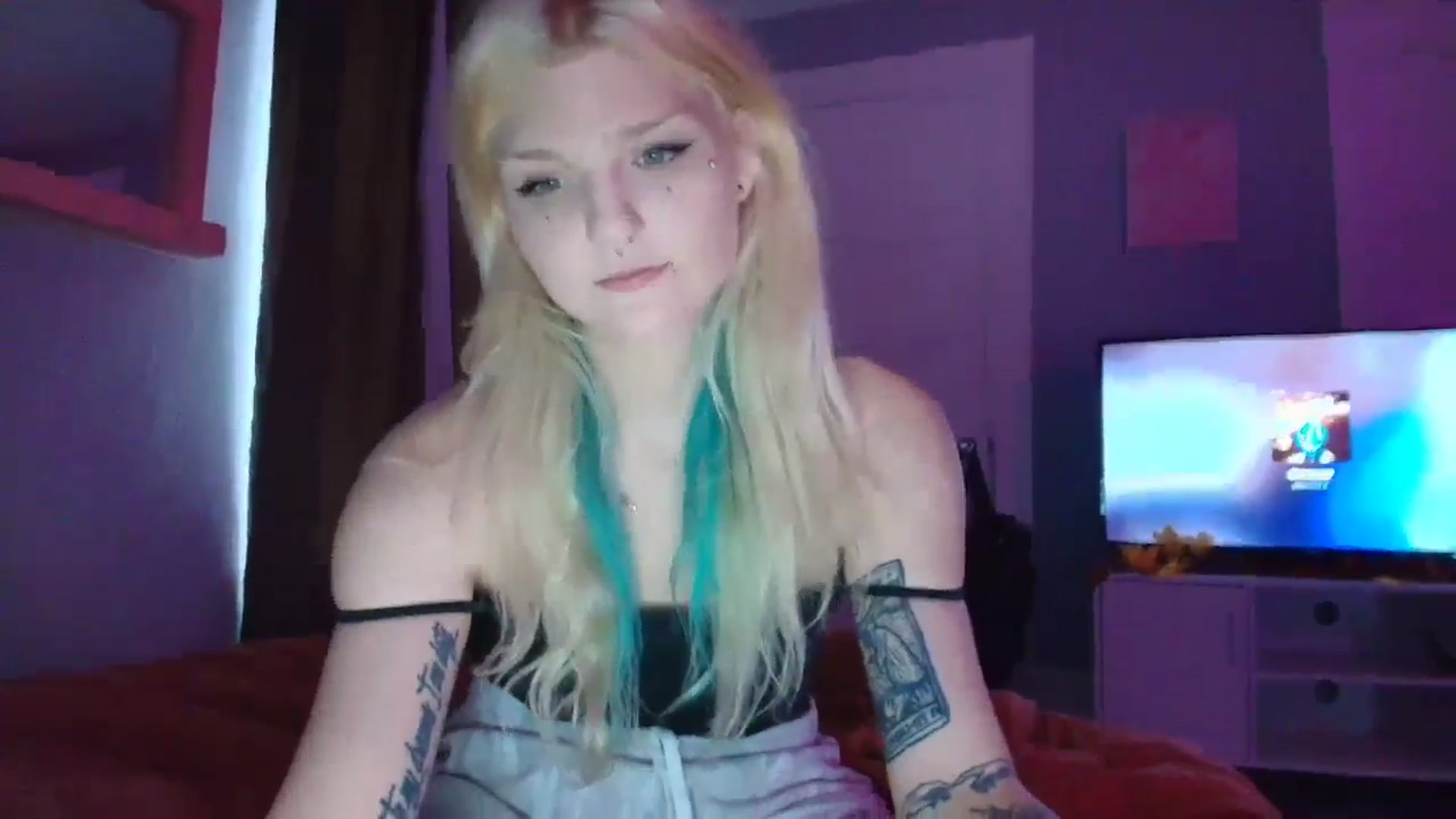 Gallery image thumbnail from DuckChan0's myfreecams stream on, 09/14/2025, 19:54 image 18 of 20