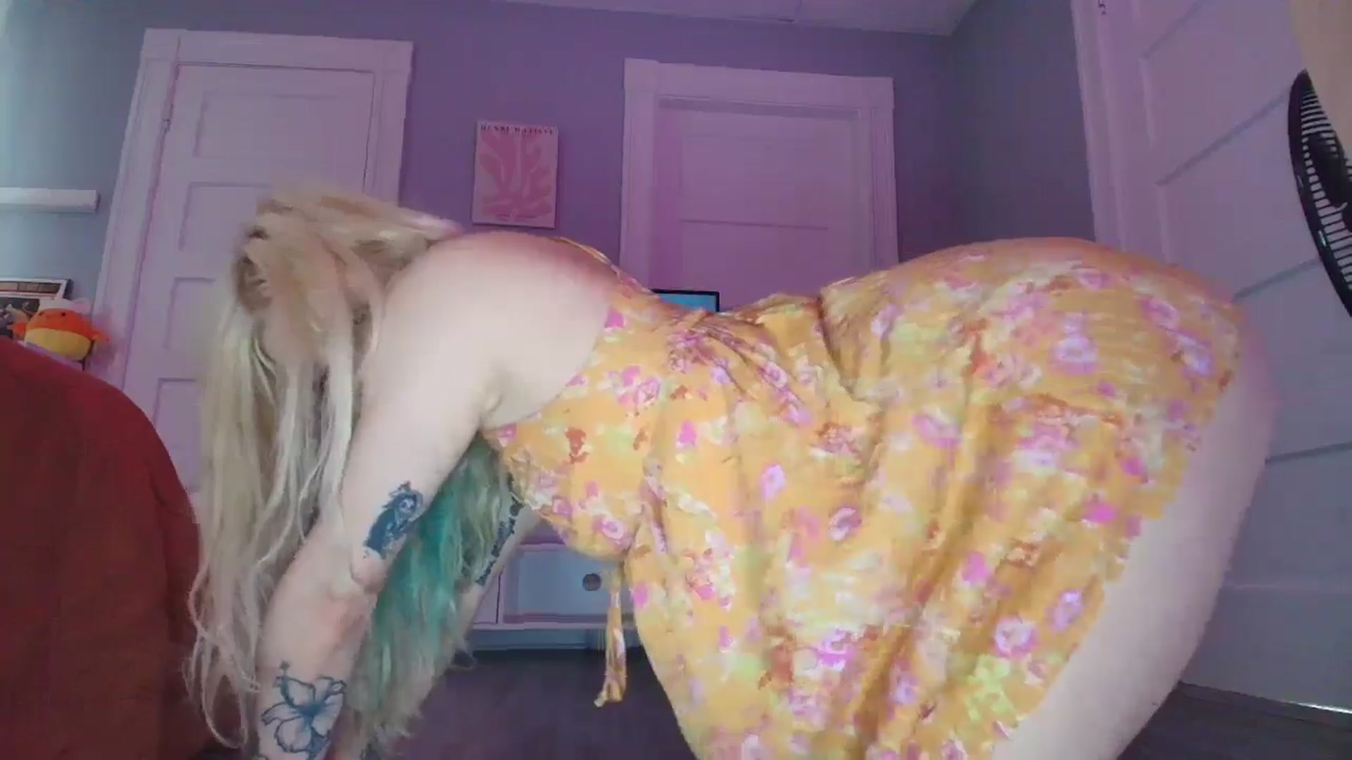 Gallery image thumbnail from DuckChan0's myfreecams stream on, 09/15/2025, 18:27 image 9 of 20