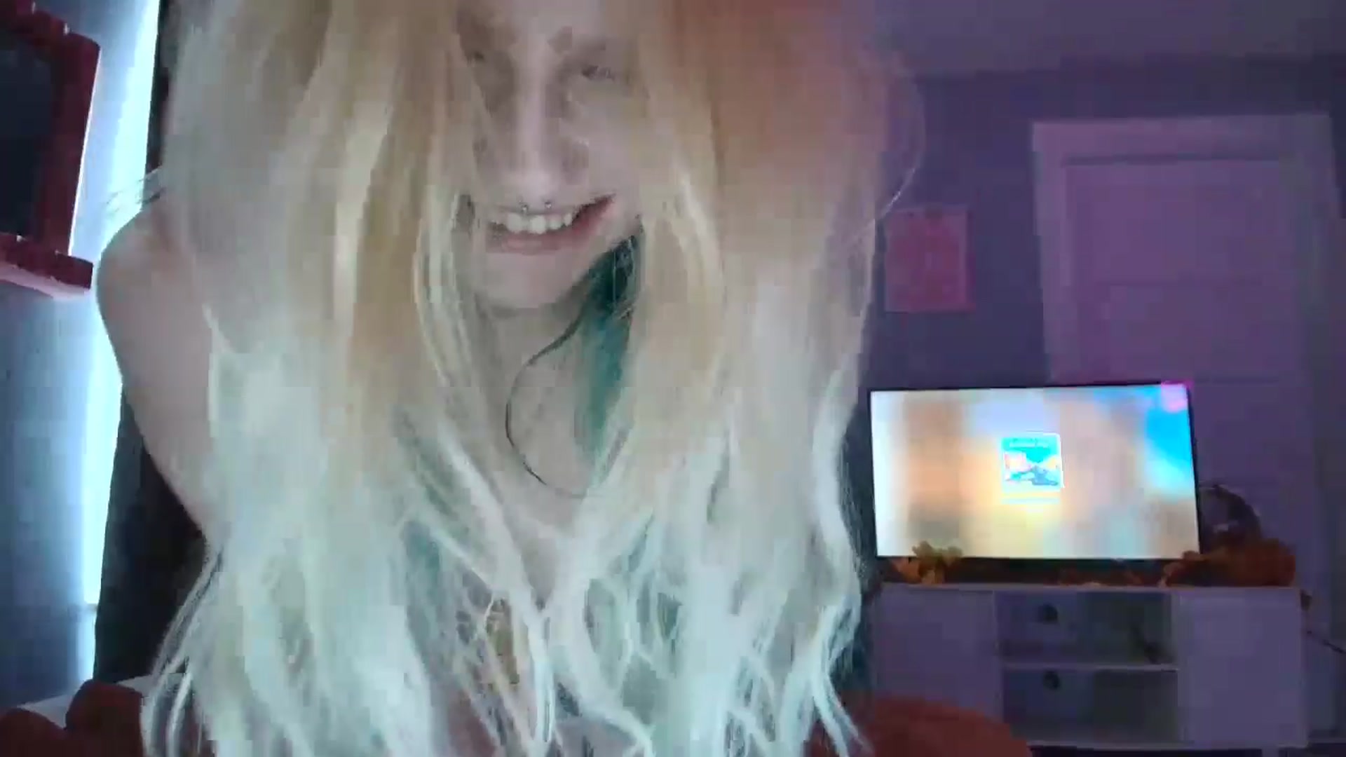 Gallery image thumbnail from DuckChan0's myfreecams stream on, 09/15/2025, 18:27 image 4 of 20