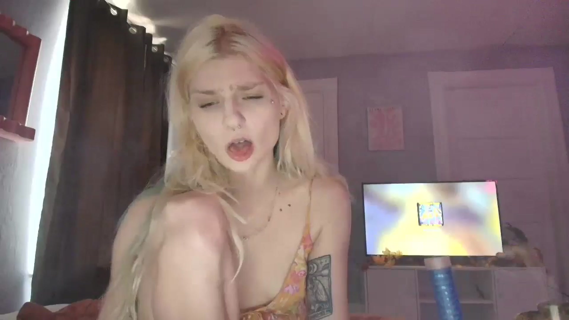Gallery image thumbnail from DuckChan0's myfreecams stream on, 09/15/2025, 18:27 image 5 of 20