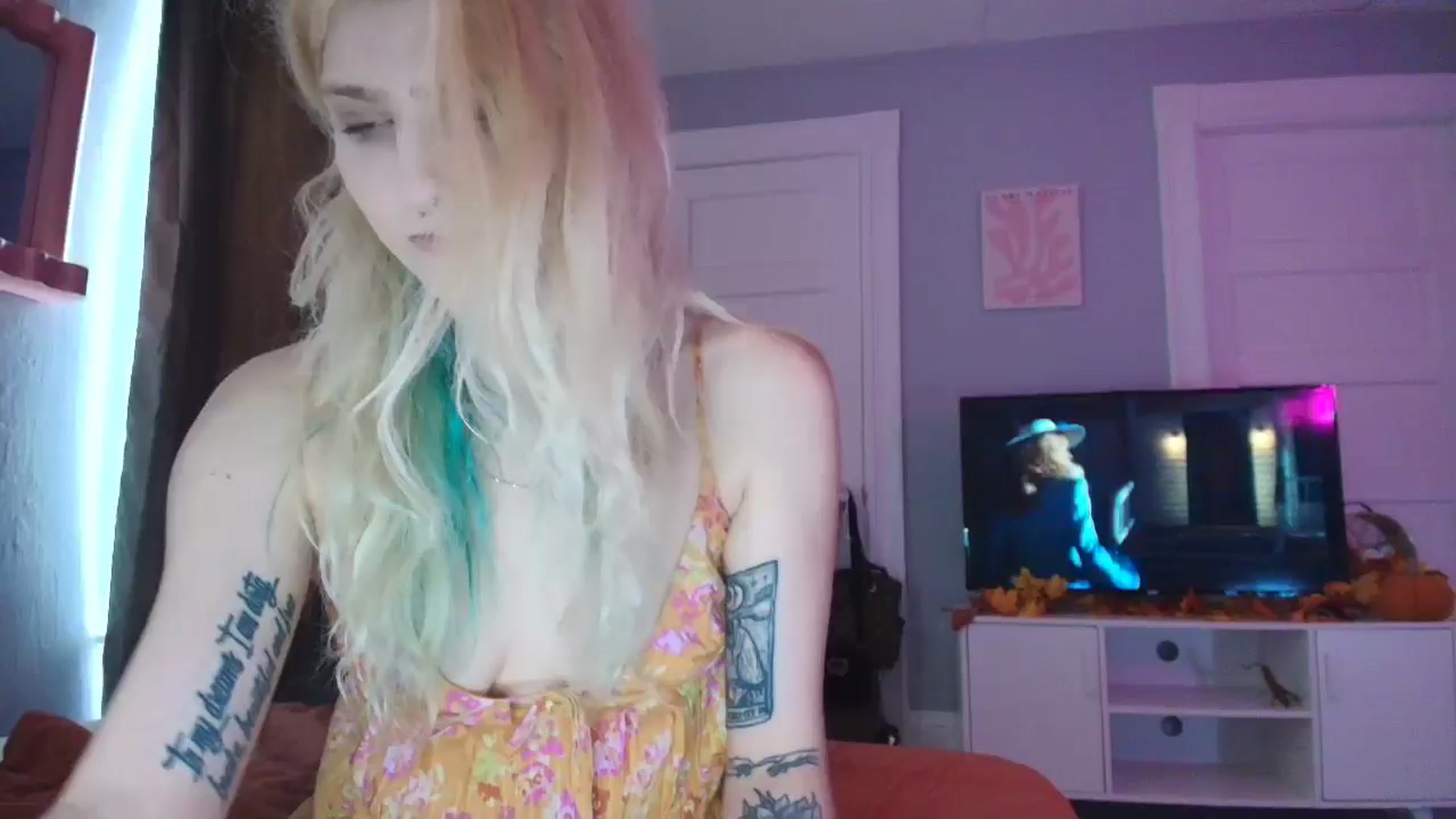 Gallery image thumbnail from DuckChan0's myfreecams stream on, 09/15/2025, 18:27 image 12 of 20