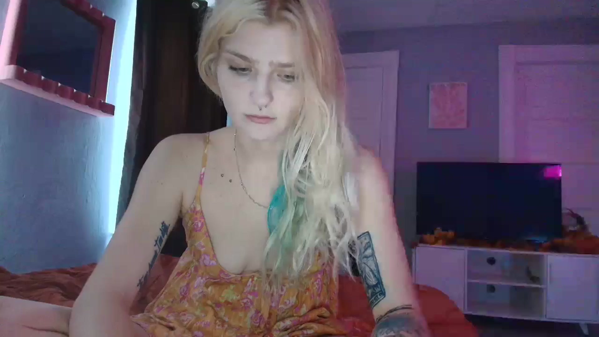 Gallery image thumbnail from DuckChan0's myfreecams stream on, 09/15/2025, 18:27 image 1 of 20