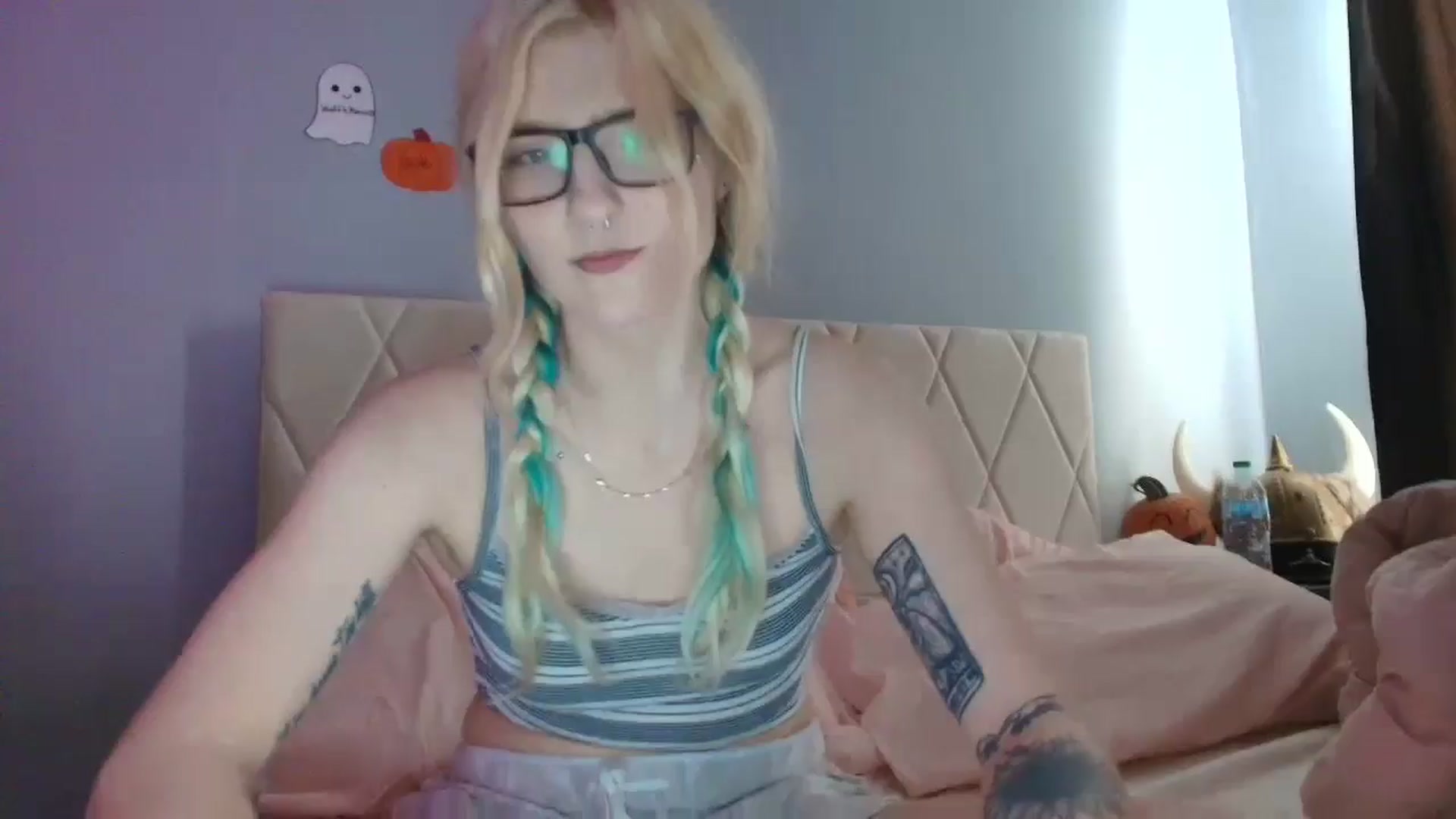 Gallery image thumbnail from DuckChan0's myfreecams stream on, 09/18/2025, 17:03 image 1 of 20