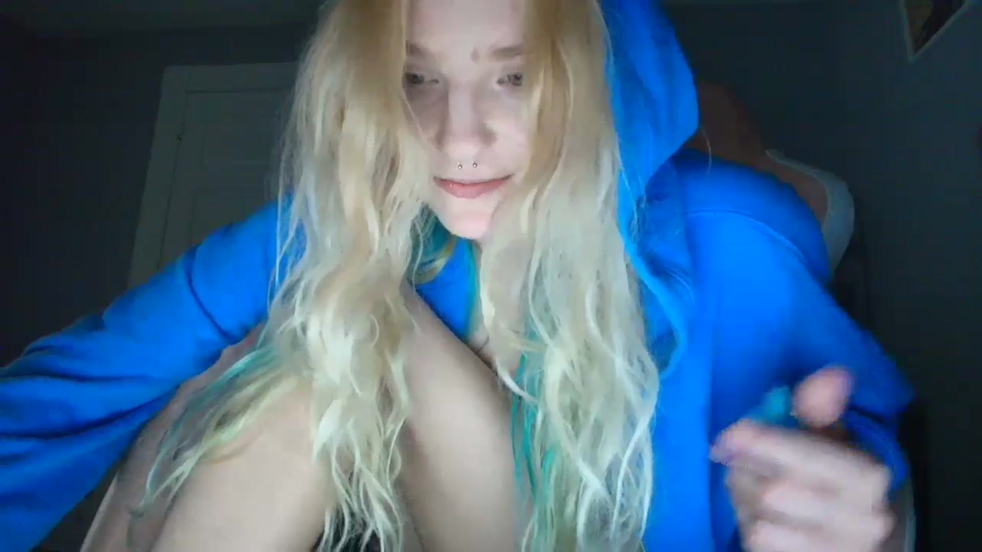 Gallery image thumbnail from DuckChan0's myfreecams stream on, 09/19/2025, 16:54 image 8 of 20