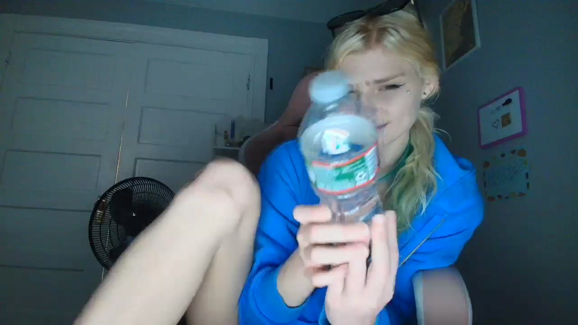 Gallery image thumbnail from DuckChan0's myfreecams stream on, 09/19/2025, 18:36 image 19 of 20