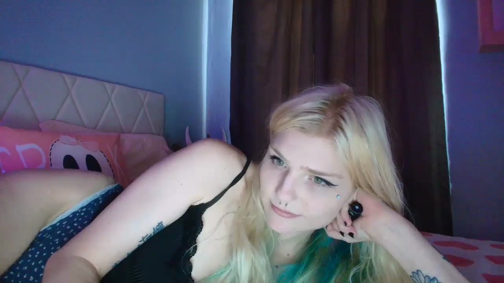 Gallery image thumbnail from DuckChan0's myfreecams stream on, 09/21/2025, 19:40 image 12 of 20