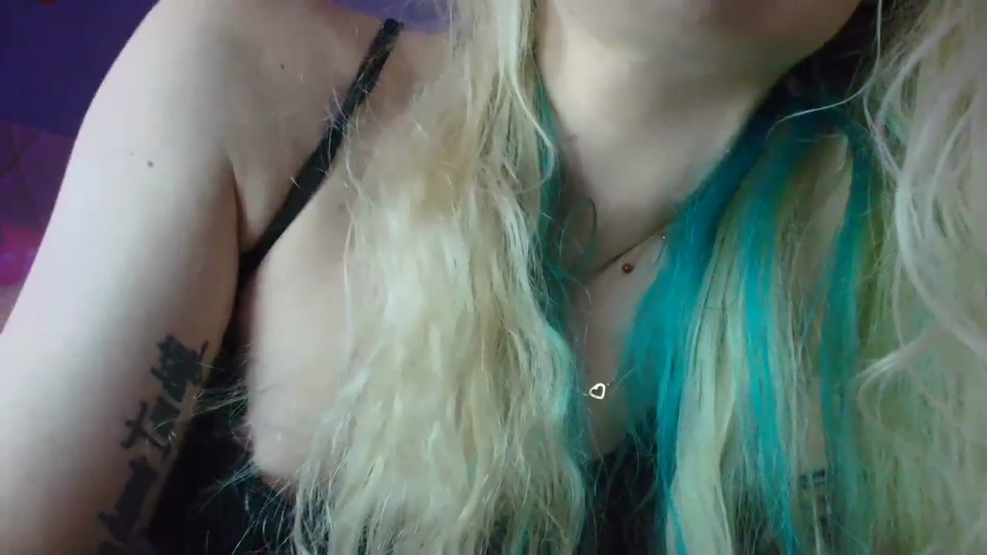Gallery image thumbnail from DuckChan0's myfreecams stream on, 09/21/2025, 19:40 image 15 of 20