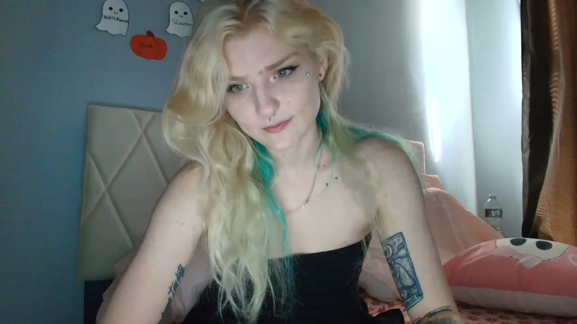 Gallery image thumbnail from DuckChan0's myfreecams stream on, 09/23/2025, 16:46 image 4 of 20
