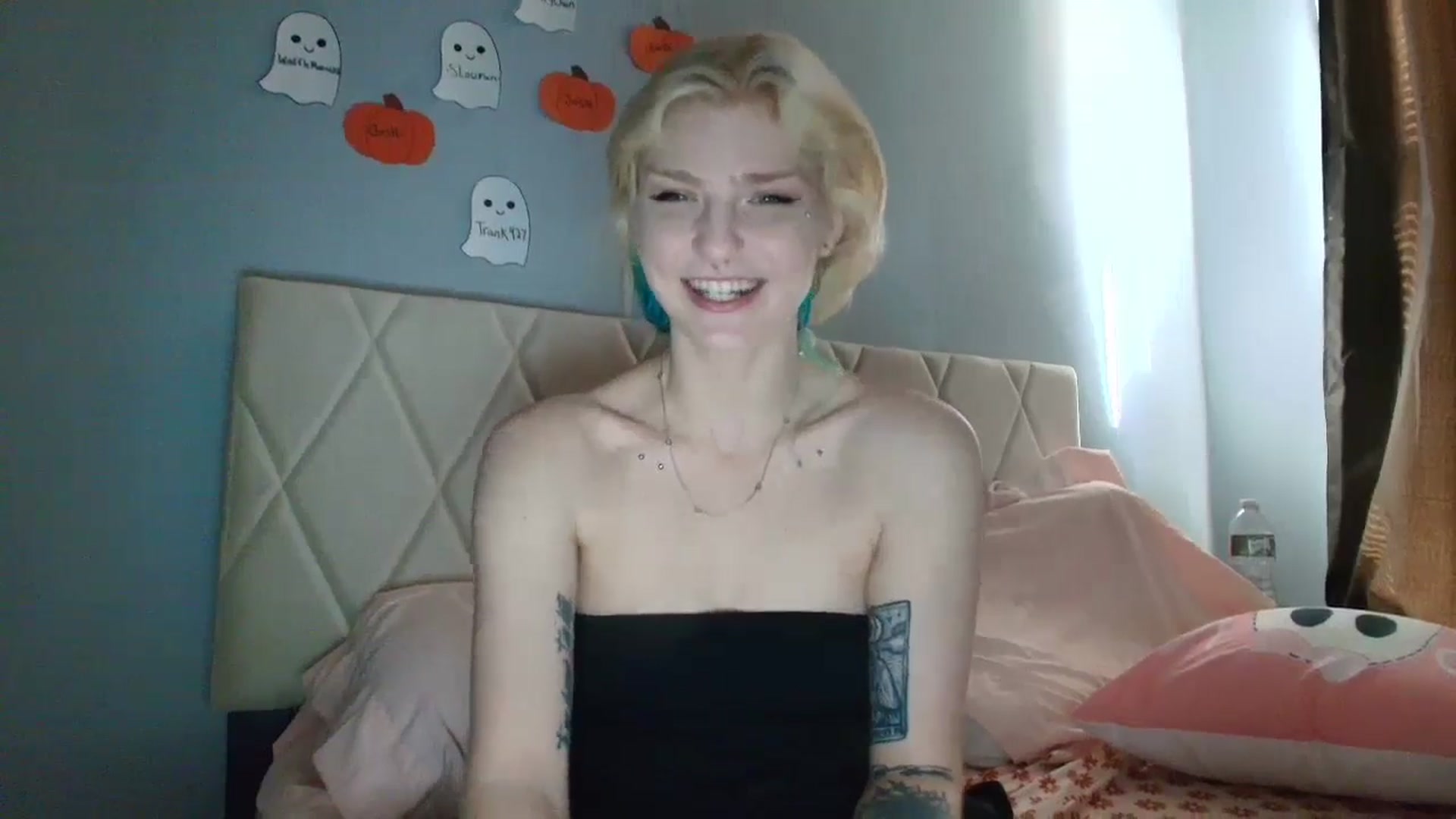 Gallery image thumbnail from DuckChan0's myfreecams stream on, 09/23/2025, 16:46 image 5 of 20