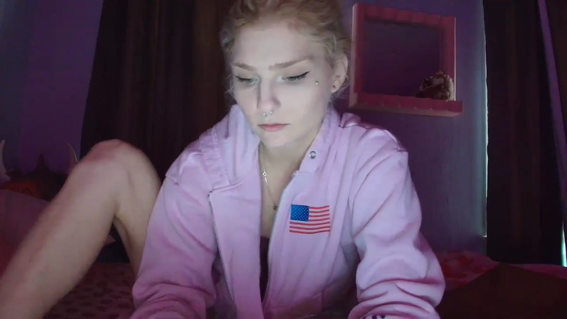 Gallery image thumbnail from DuckChan0's myfreecams stream on, 09/24/2025, 15:42 image 9 of 20