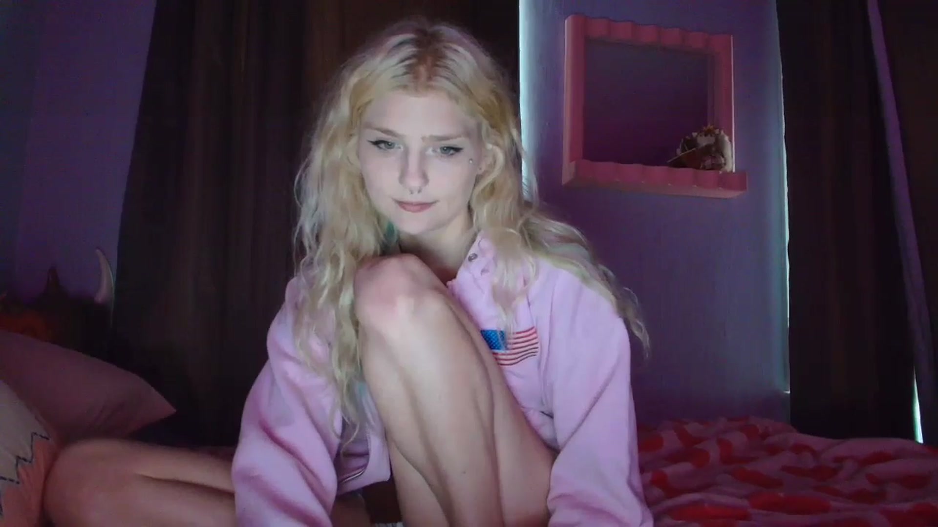Gallery image thumbnail from DuckChan0's myfreecams stream on, 09/24/2025, 15:42 image 17 of 20