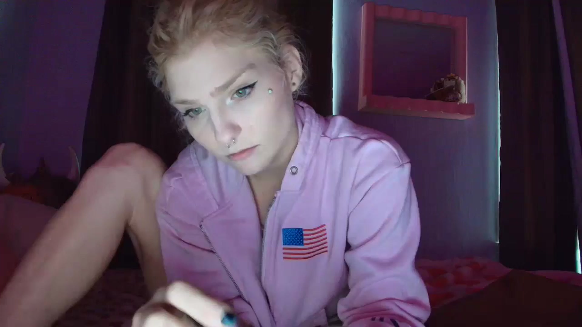 Gallery image thumbnail from DuckChan0's myfreecams stream on, 09/24/2025, 15:42 image 10 of 20