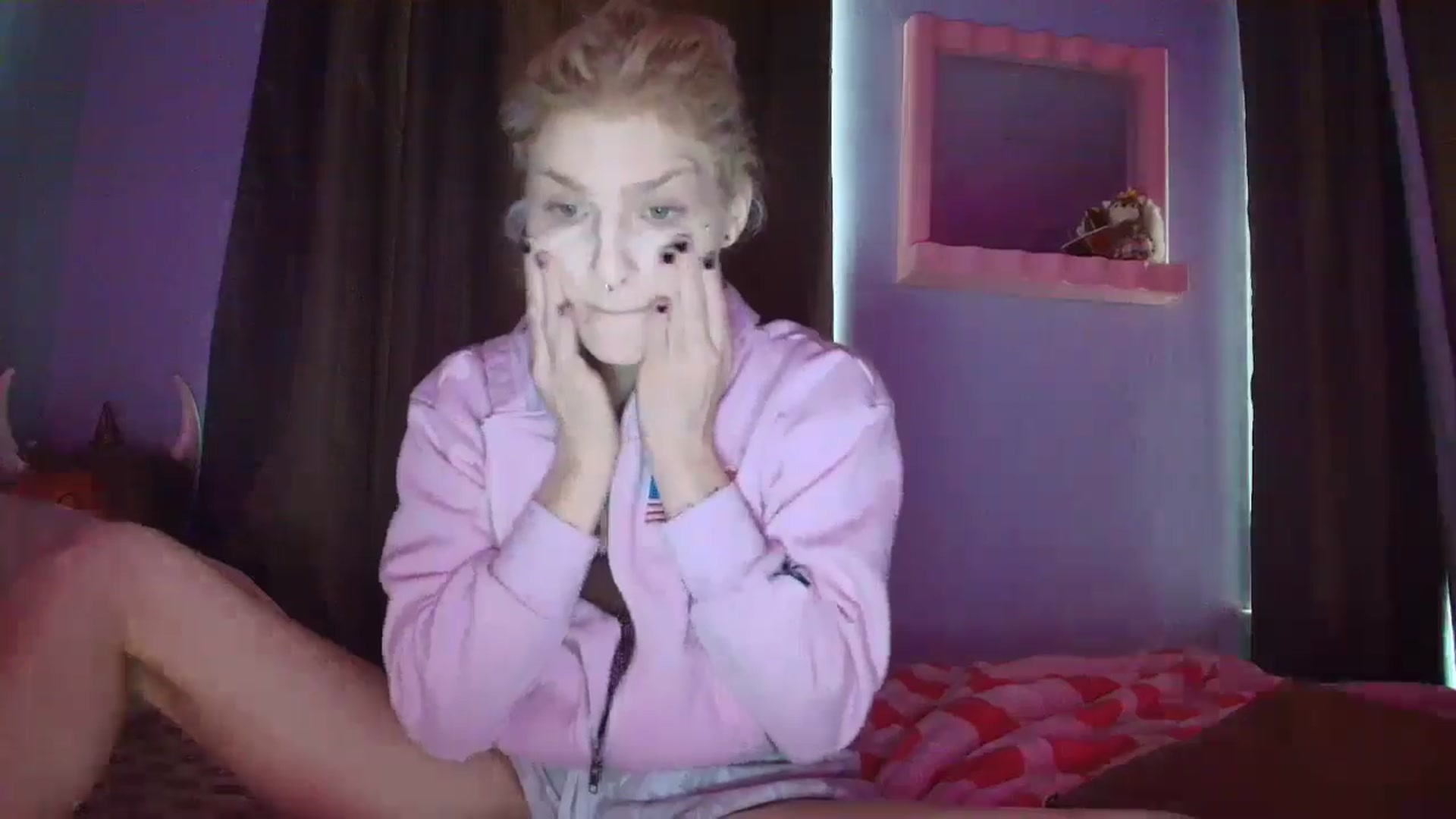 Gallery image thumbnail from DuckChan0's myfreecams stream on, 09/24/2025, 15:42 image 6 of 20