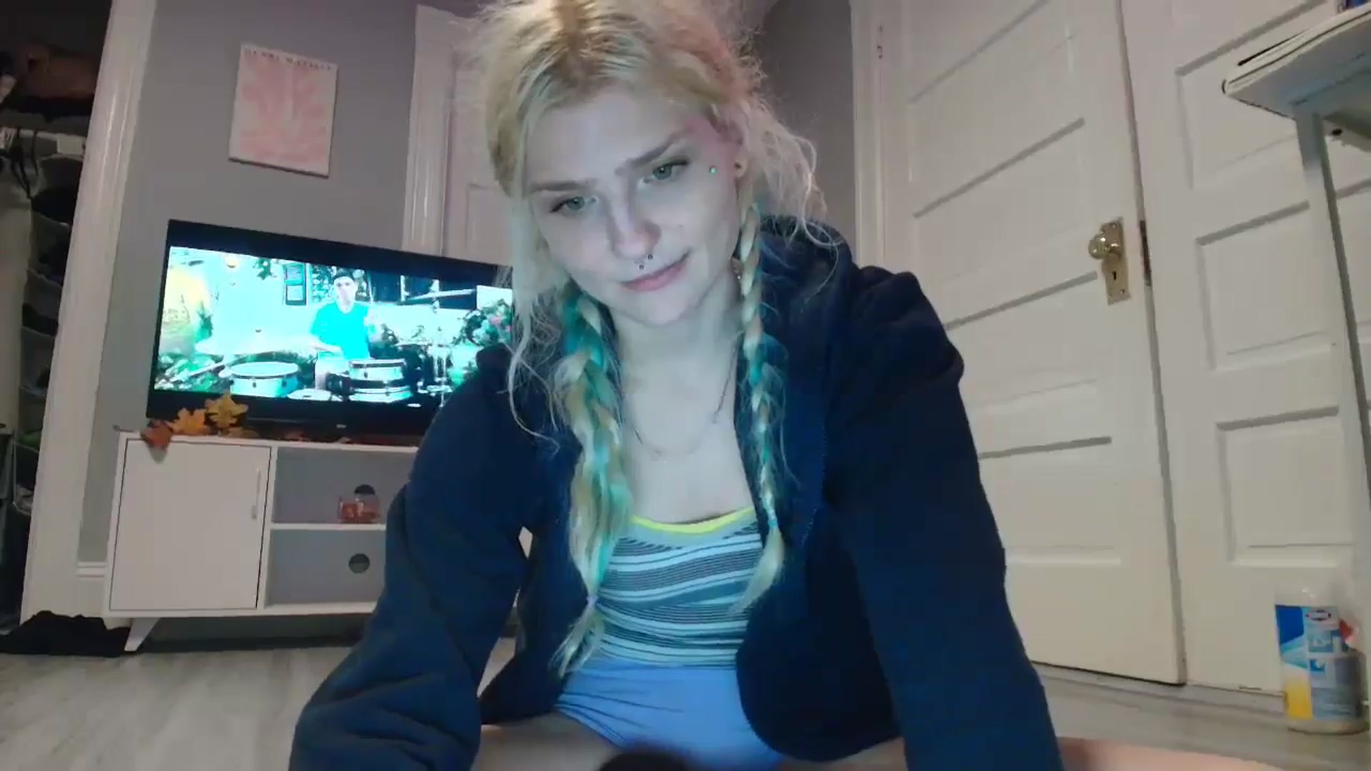 Gallery image thumbnail from DuckChan0's myfreecams stream on, 09/25/2025, 17:22 image 15 of 20