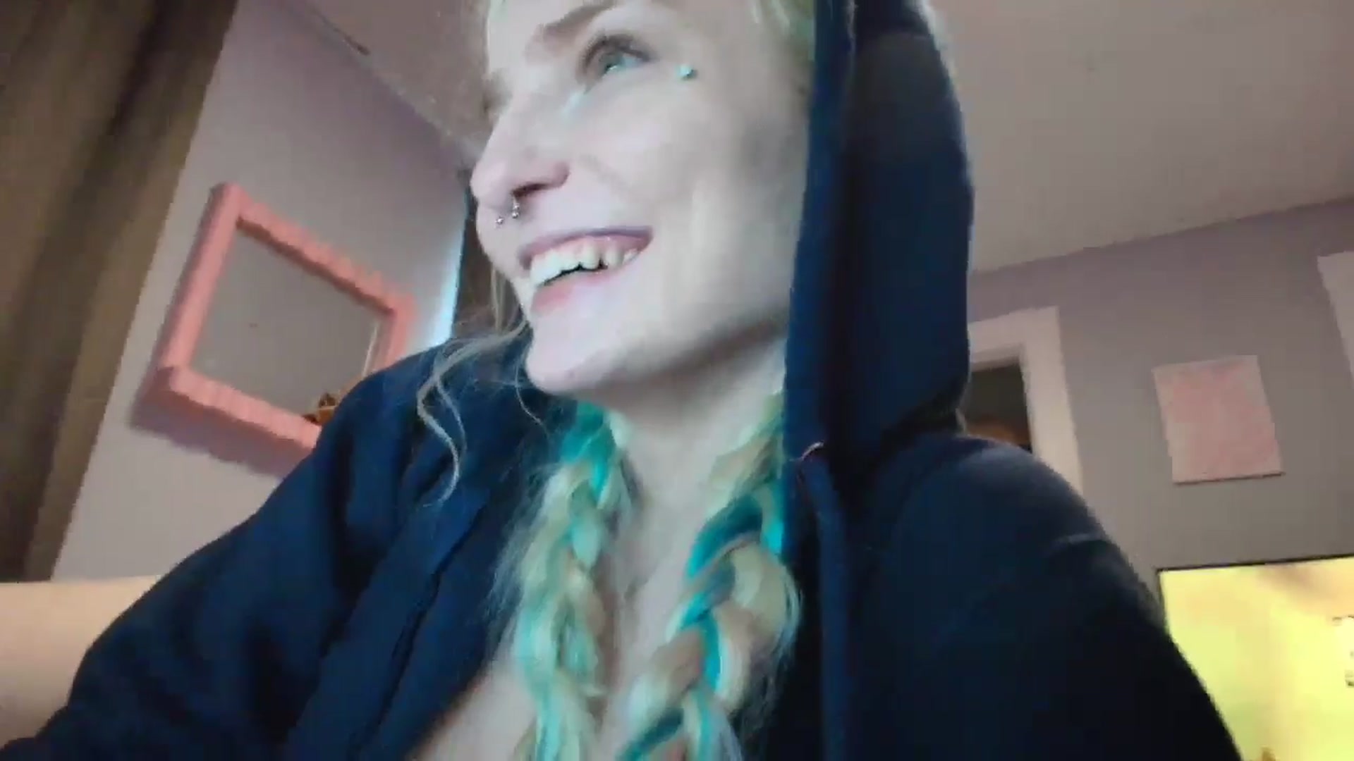 Gallery image thumbnail from DuckChan0's myfreecams stream on, 09/25/2025, 17:22 image 3 of 20