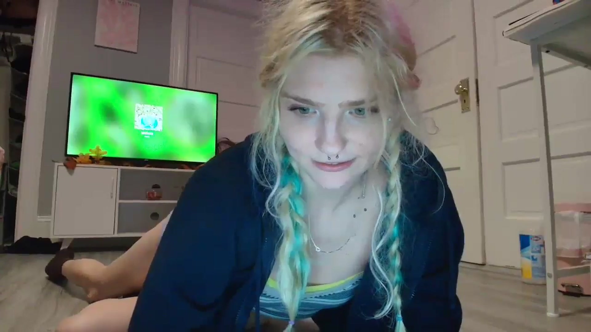 Gallery image thumbnail from DuckChan0's myfreecams stream on, 09/25/2025, 17:22 image 11 of 20