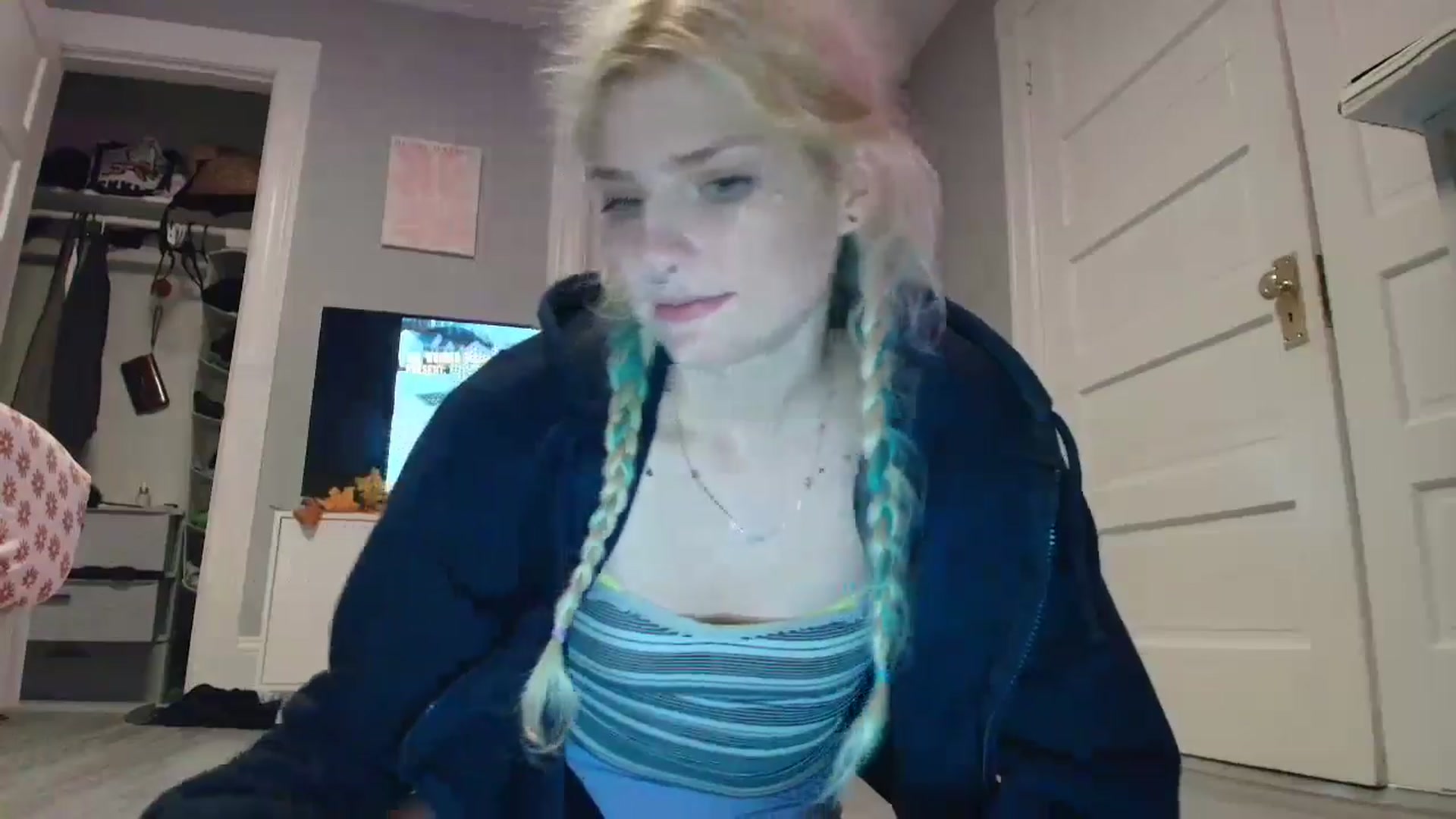 Gallery image thumbnail from DuckChan0's myfreecams stream on, 09/25/2025, 17:22 image 19 of 20