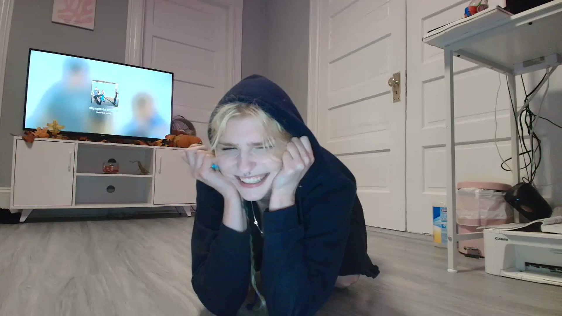 Gallery image thumbnail from DuckChan0's myfreecams stream on, 09/25/2025, 18:01 image 16 of 20