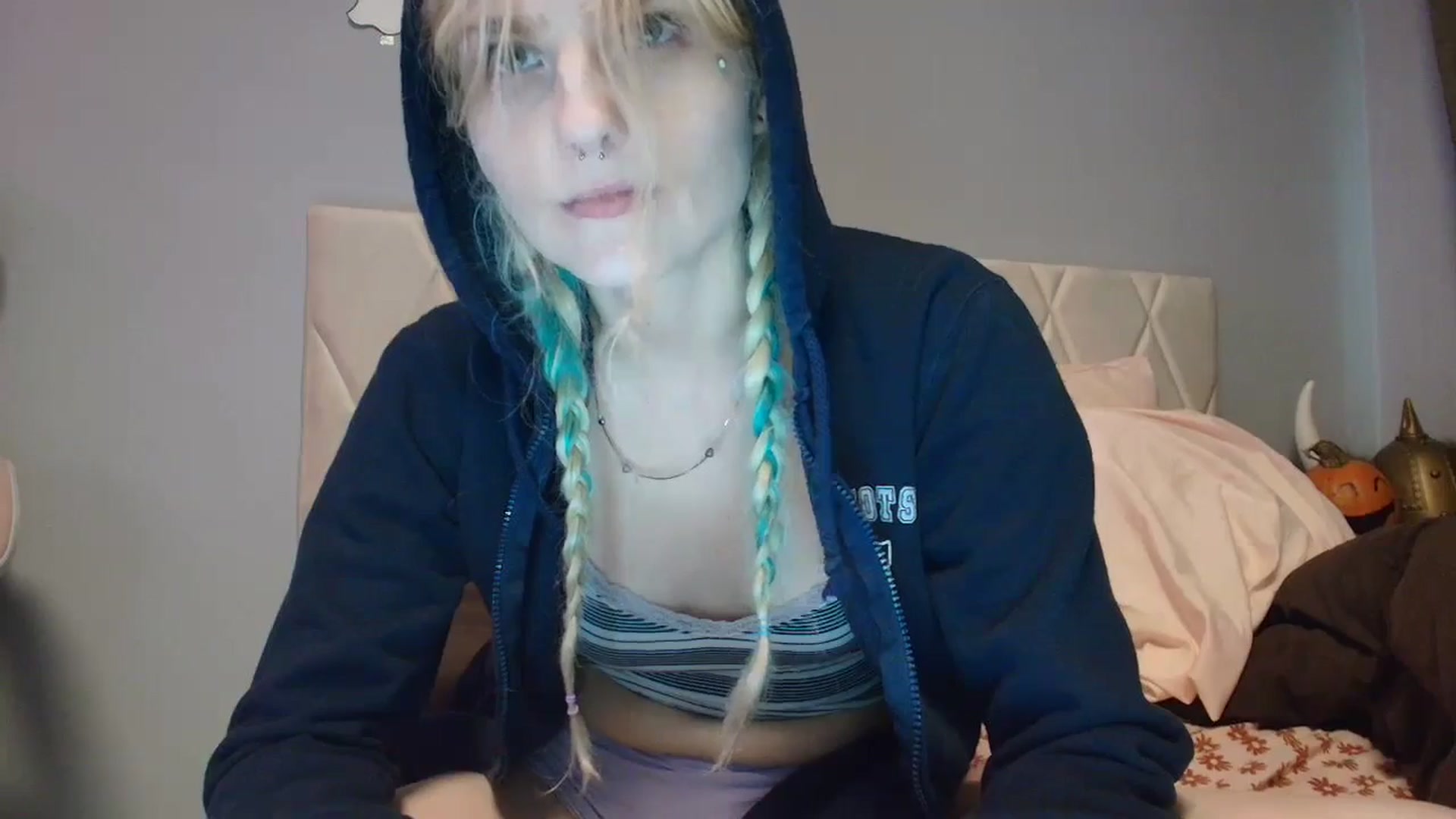 Gallery image thumbnail from DuckChan0's myfreecams stream on, 09/25/2025, 18:01 image 2 of 20