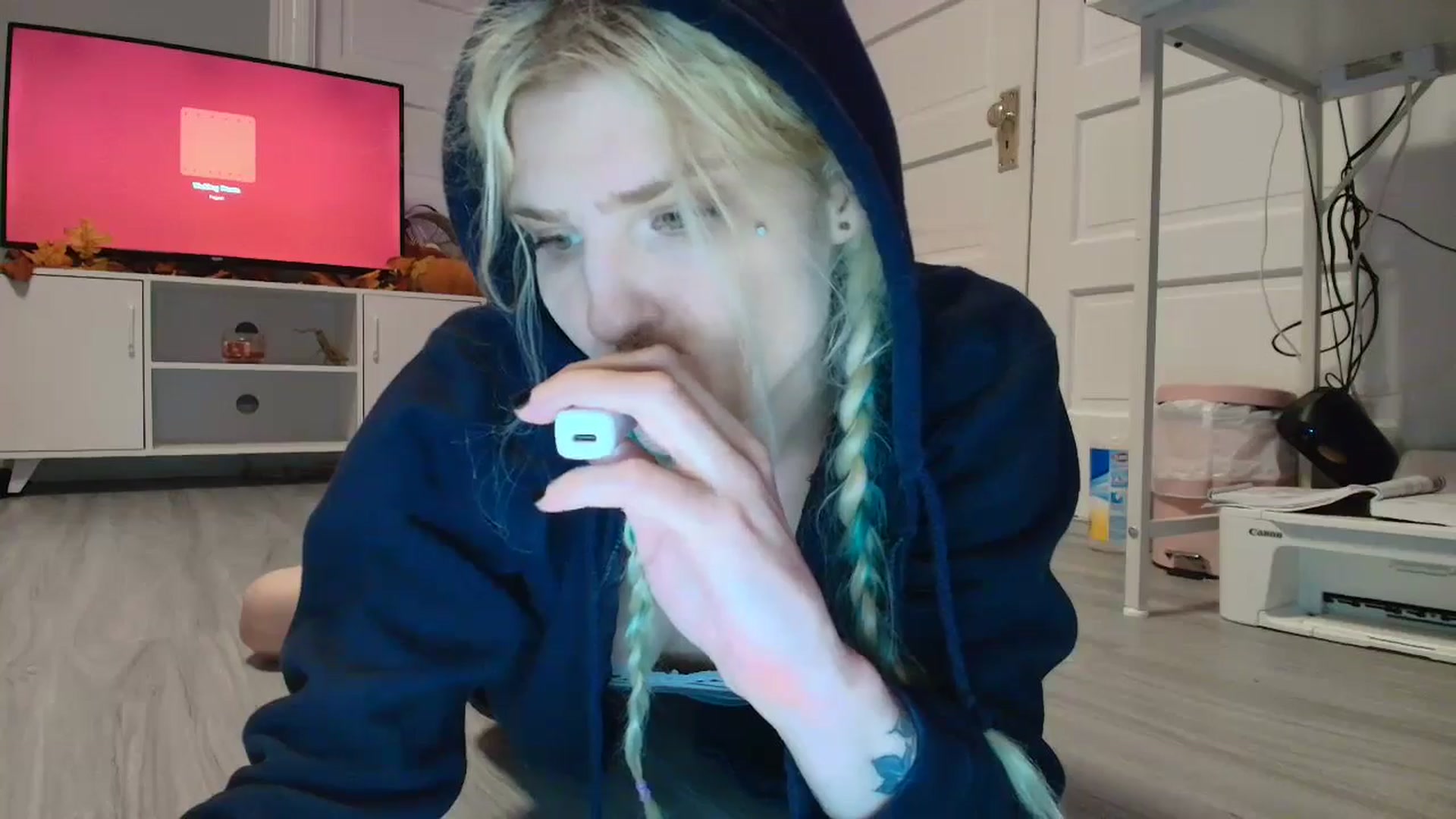 Gallery image thumbnail from DuckChan0's myfreecams stream on, 09/25/2025, 18:01 image 8 of 20