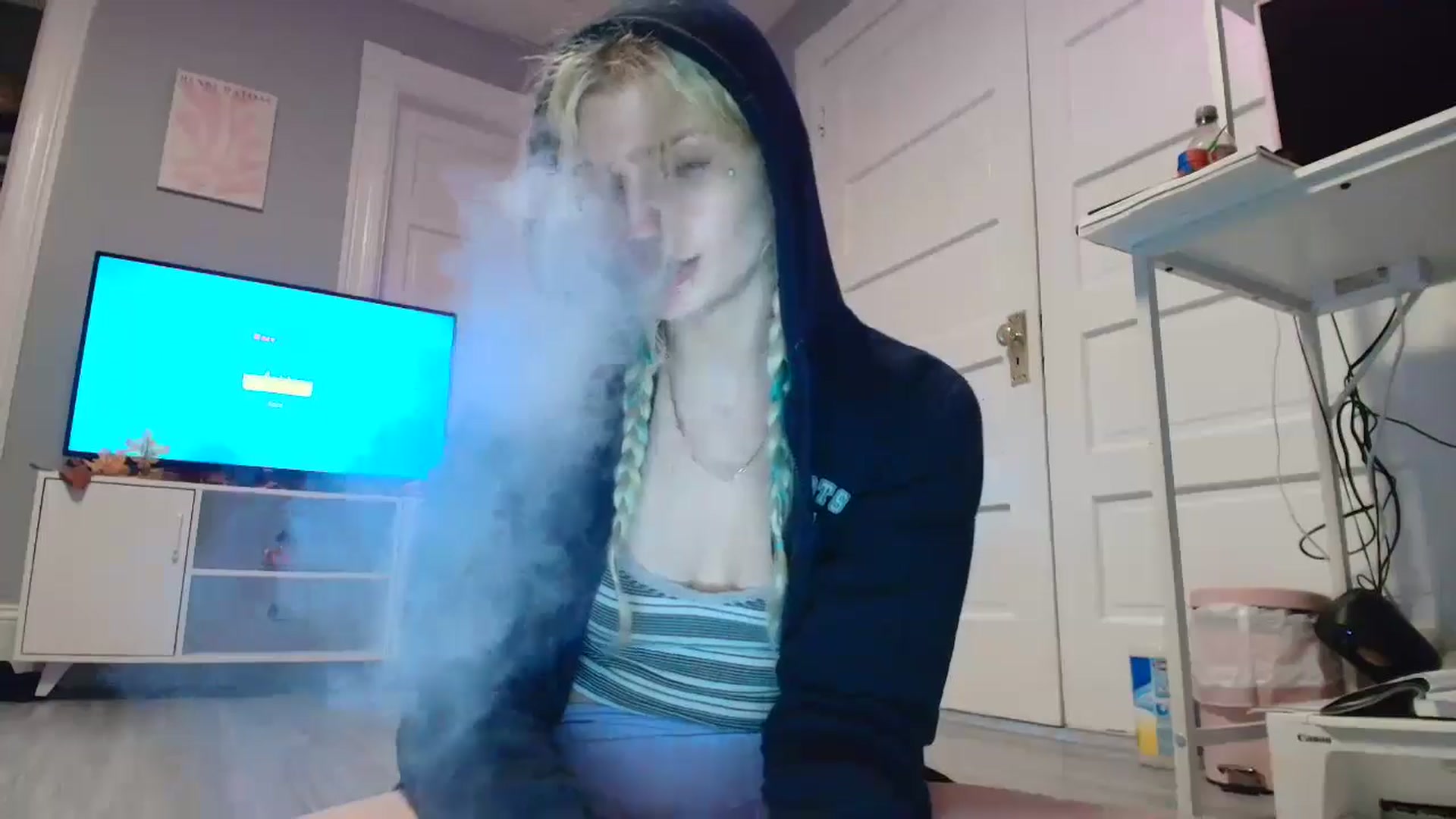 Gallery image thumbnail from DuckChan0's myfreecams stream on, 09/25/2025, 18:01 image 18 of 20