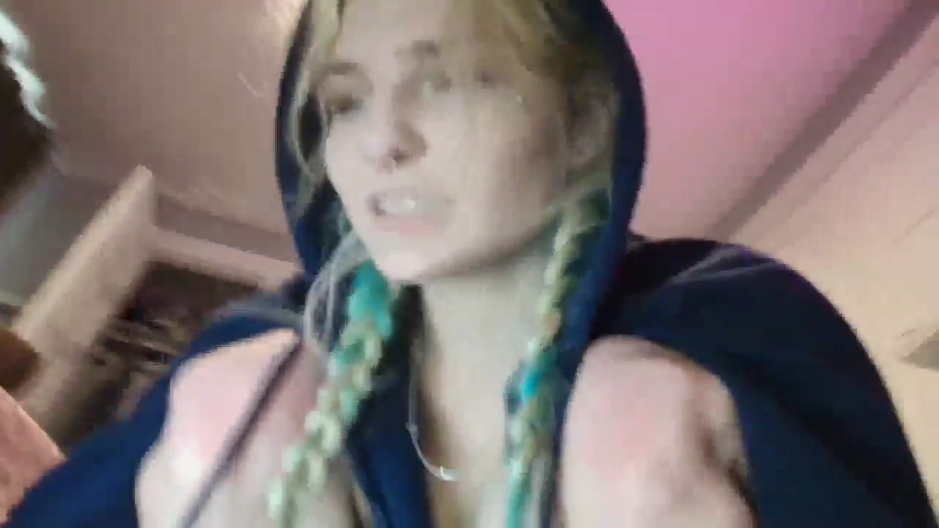 Gallery image thumbnail from DuckChan0's myfreecams stream on, 09/25/2025, 18:01 image 12 of 20