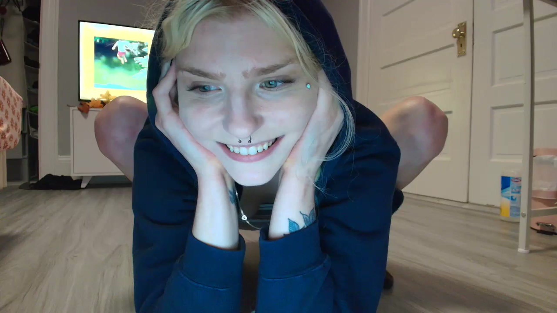 Gallery image thumbnail from DuckChan0's myfreecams stream on, 09/25/2025, 18:01 image 3 of 20