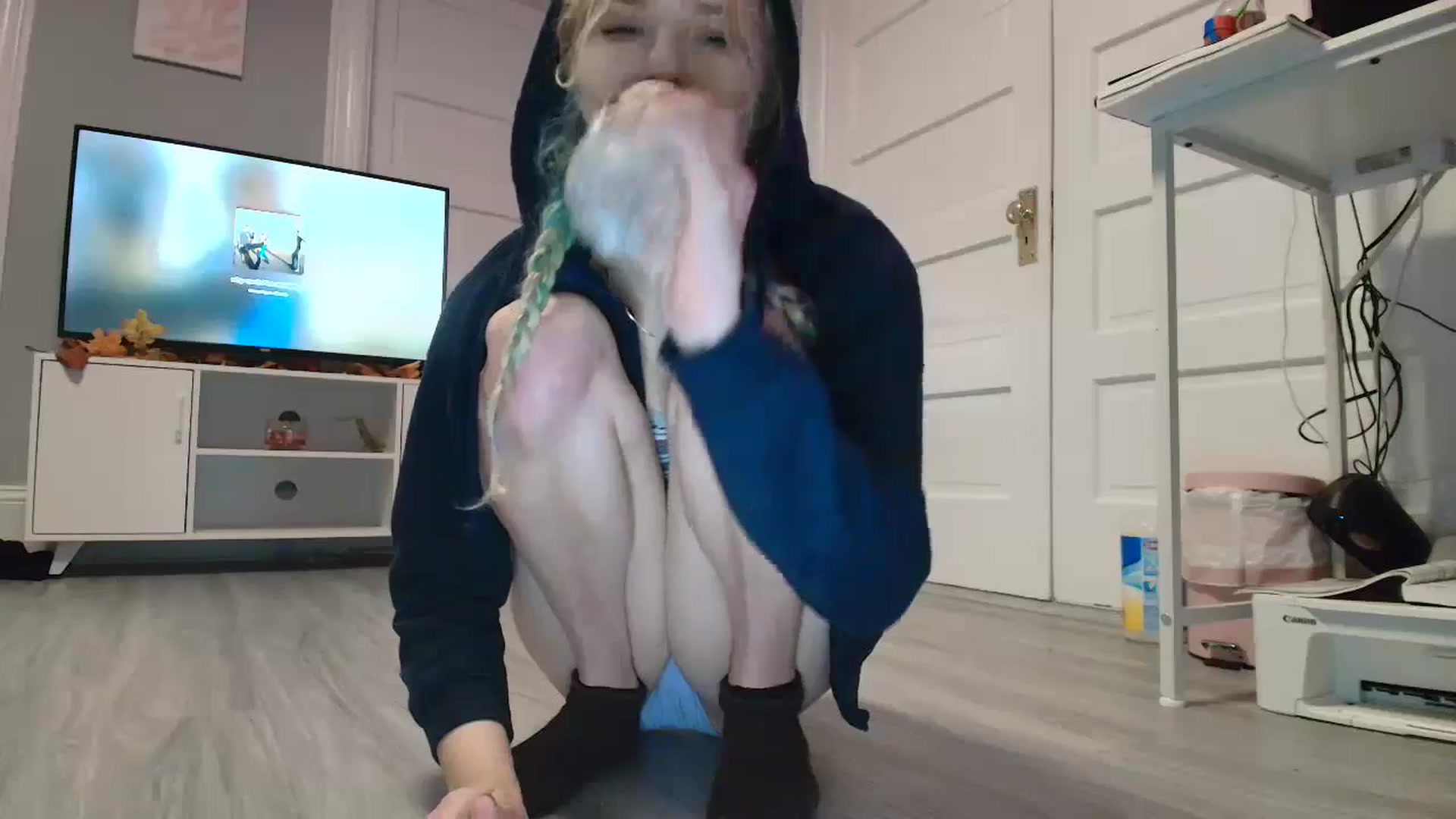 Gallery image thumbnail from DuckChan0's myfreecams stream on, 09/25/2025, 18:01 image 15 of 20