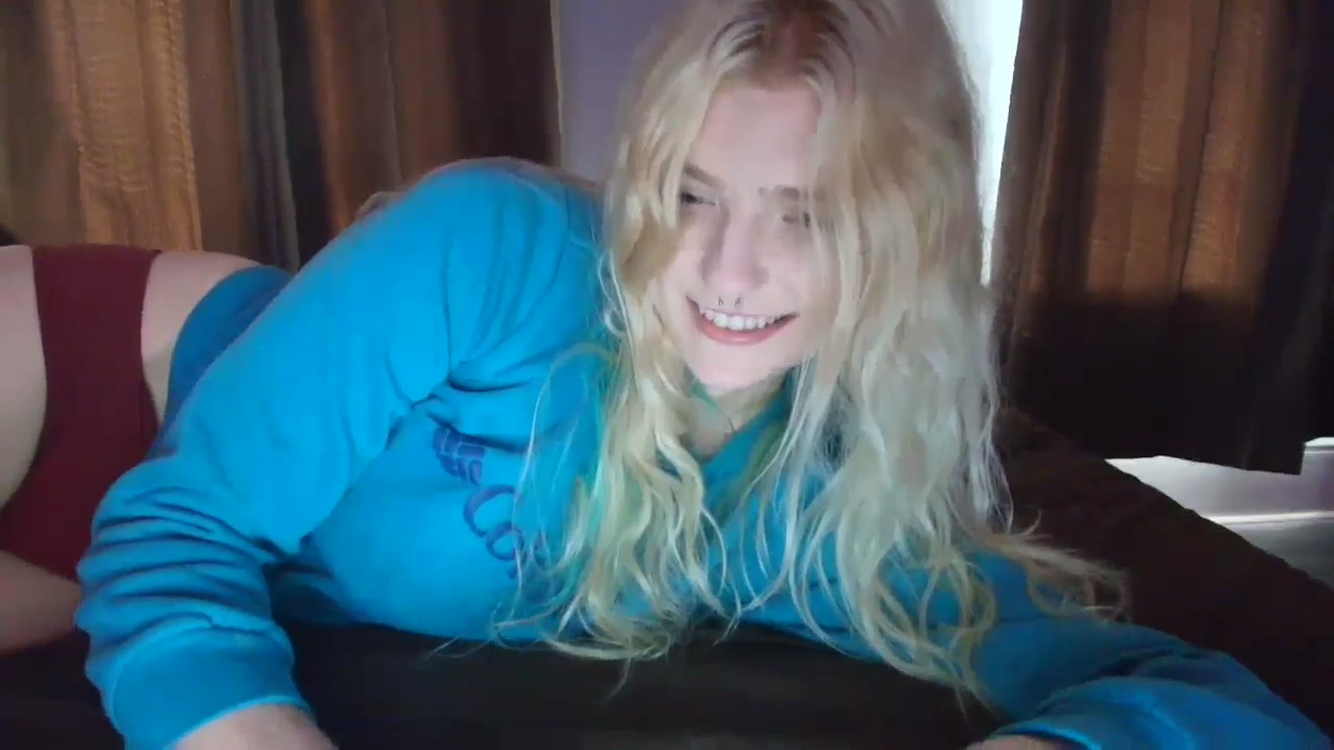 Gallery image thumbnail from DuckChan0's myfreecams stream on, 09/26/2025, 15:43 image 4 of 20