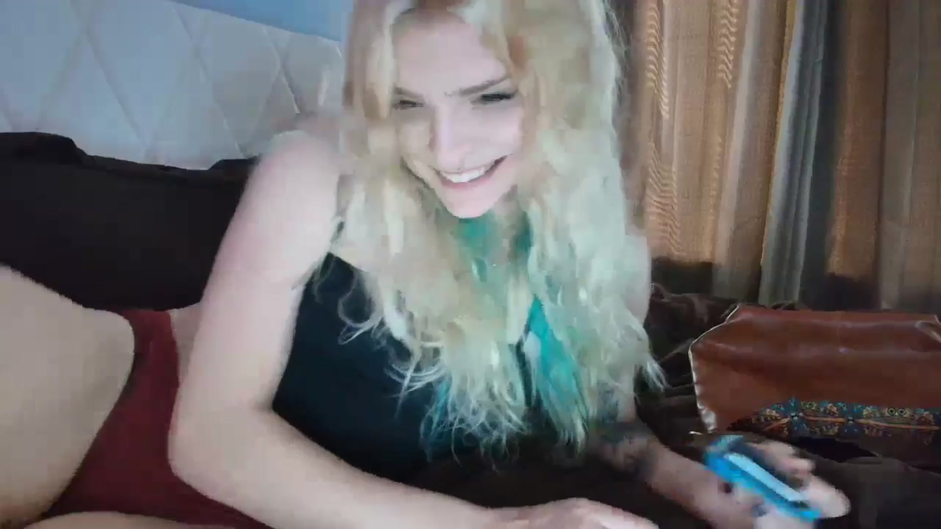 Gallery image thumbnail from DuckChan0's myfreecams stream on, 09/26/2025, 15:43 image 17 of 20