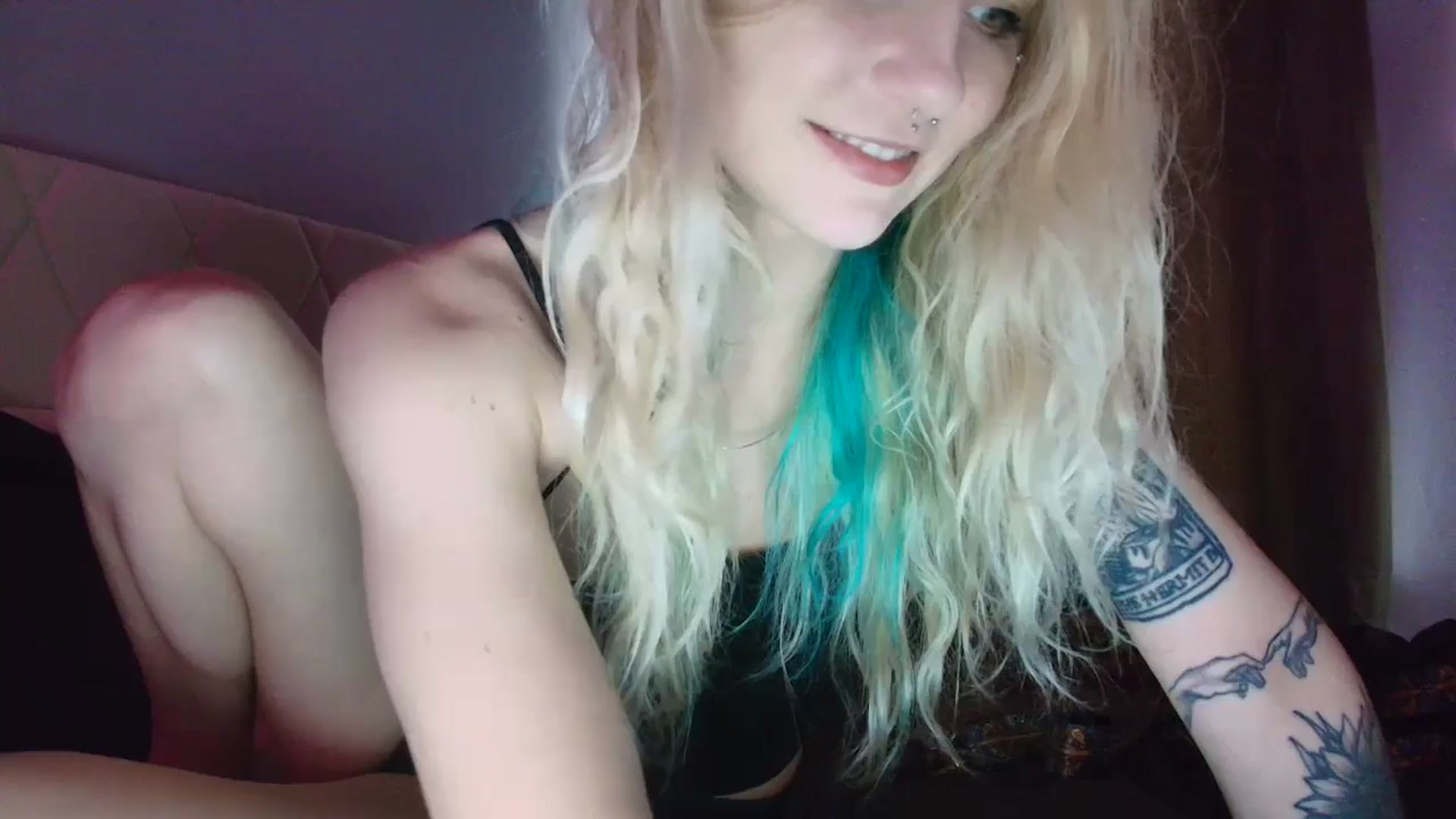 Gallery image thumbnail from DuckChan0's myfreecams stream on, 09/26/2025, 16:38 image 2 of 20