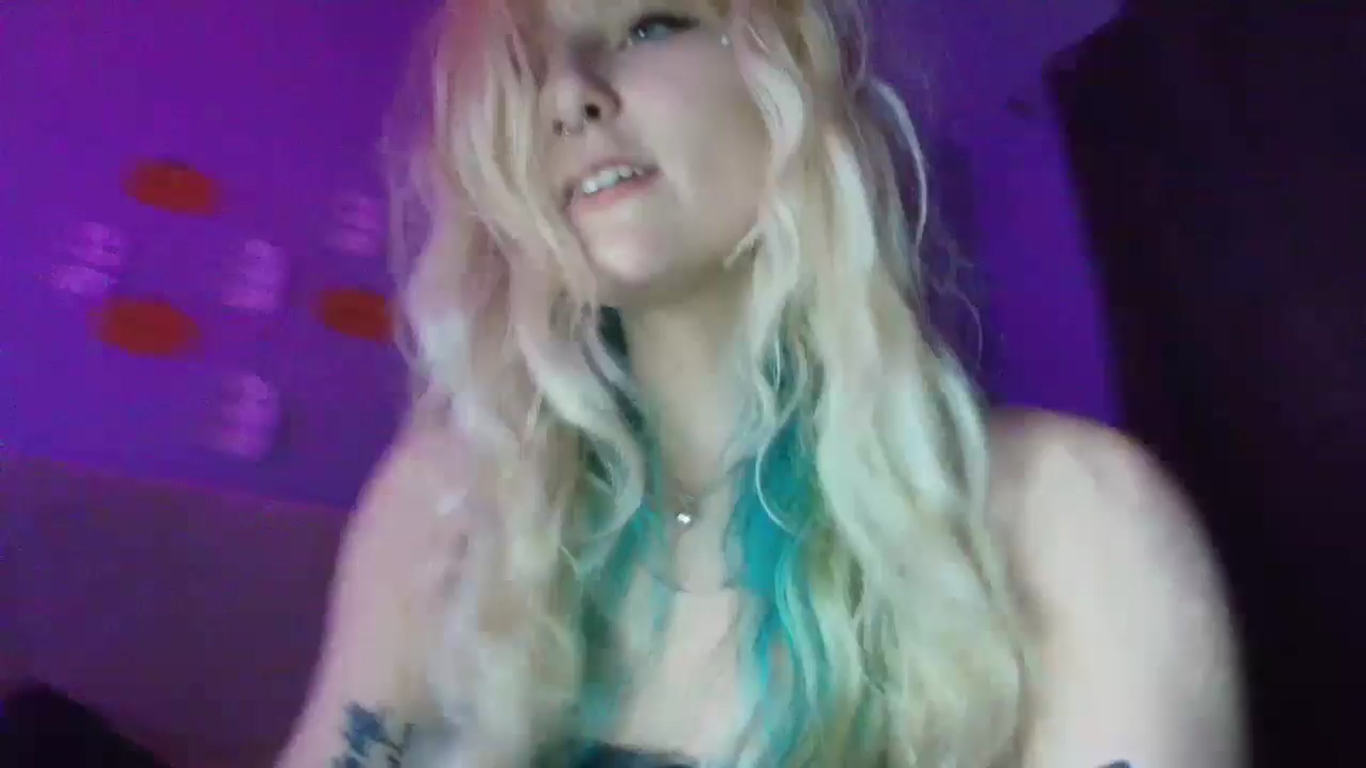 Gallery image thumbnail from DuckChan0's myfreecams stream on, 09/27/2025, 01:29 image 11 of 20
