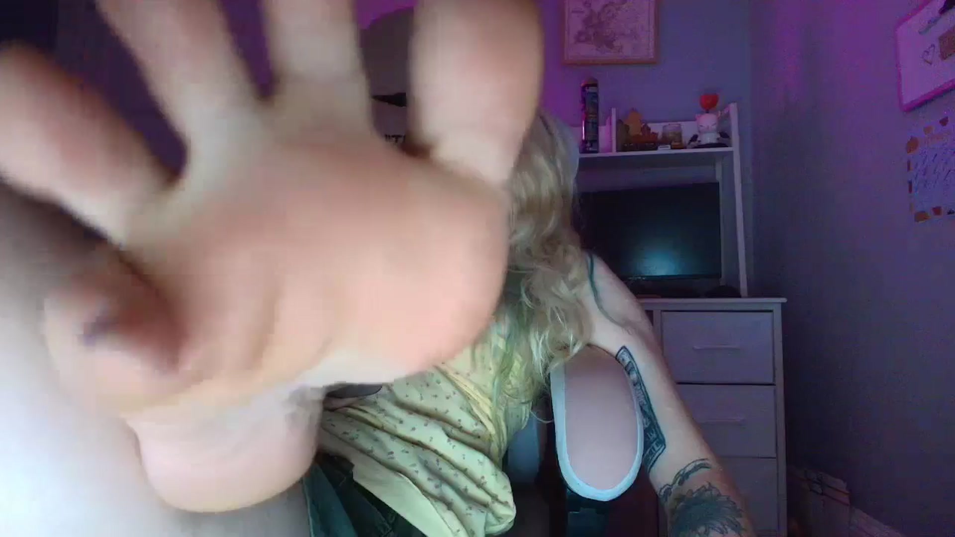 Gallery image thumbnail from DuckChan0's myfreecams stream on, 09/29/2025, 17:27 image 11 of 20