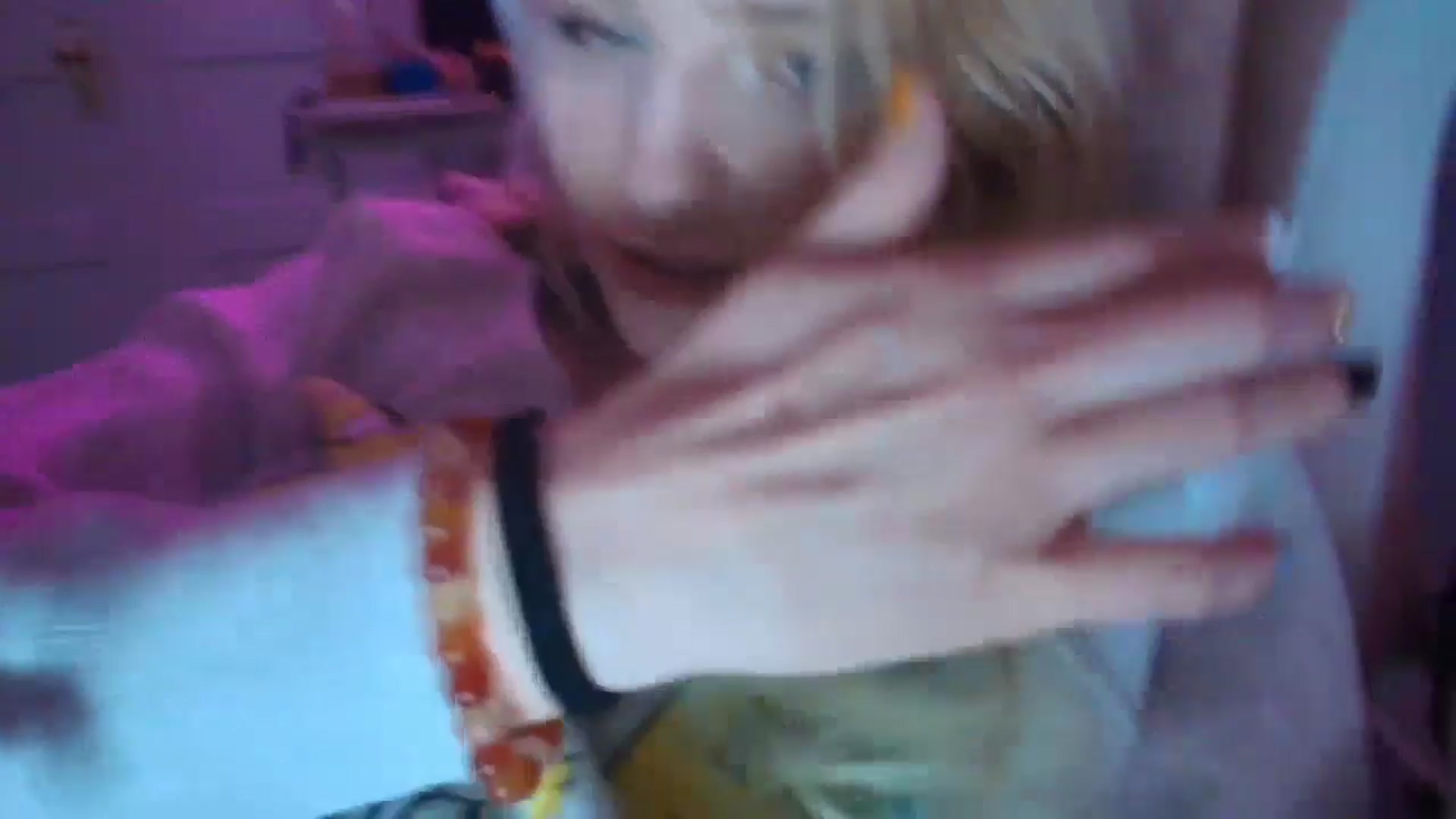 Gallery image thumbnail from DuckChan0's myfreecams stream on, 09/30/2025, 17:19 image 18 of 20