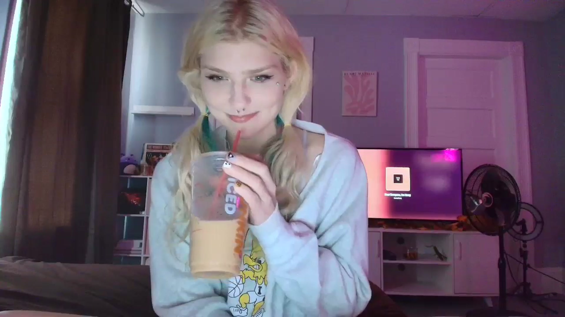Gallery image thumbnail from DuckChan0's myfreecams stream on, 09/30/2025, 17:19 image 4 of 20
