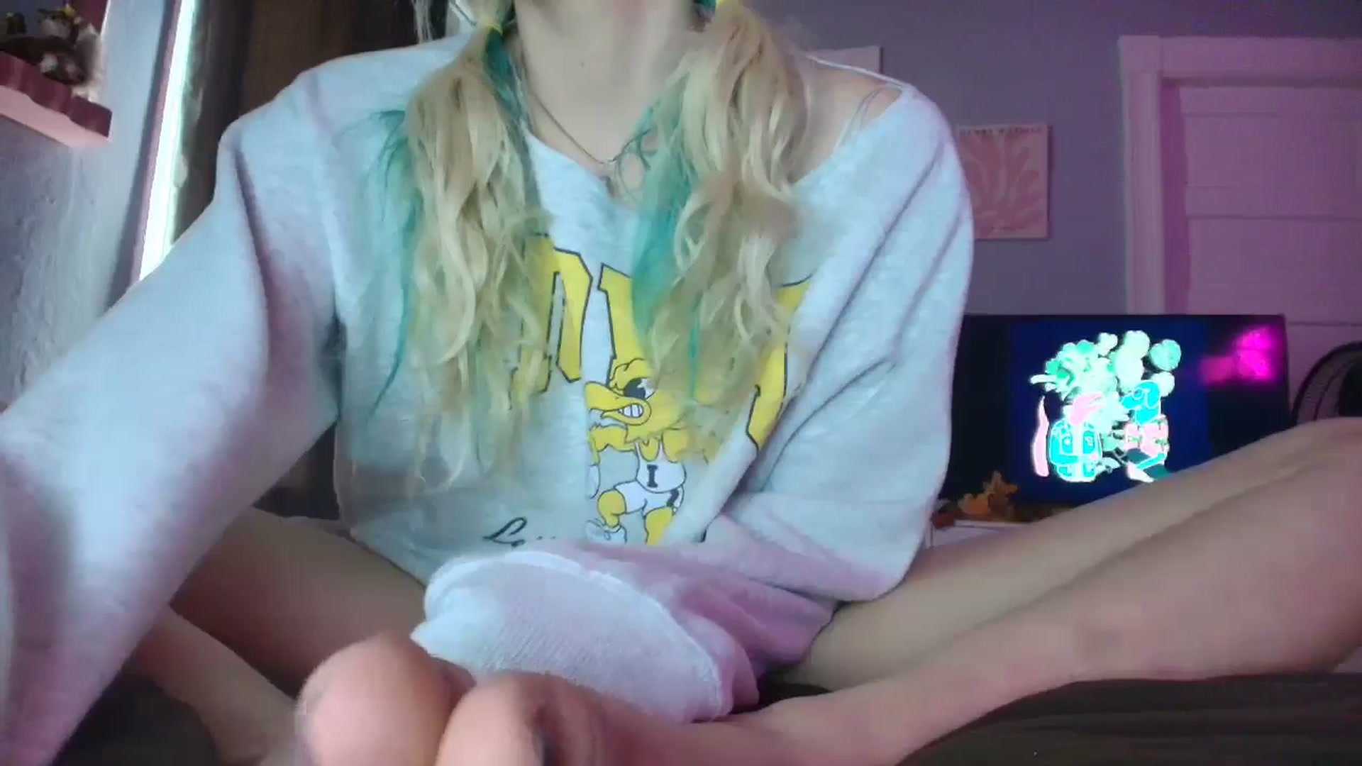 Gallery image thumbnail from DuckChan0's myfreecams stream on, 09/30/2025, 17:19 image 2 of 20