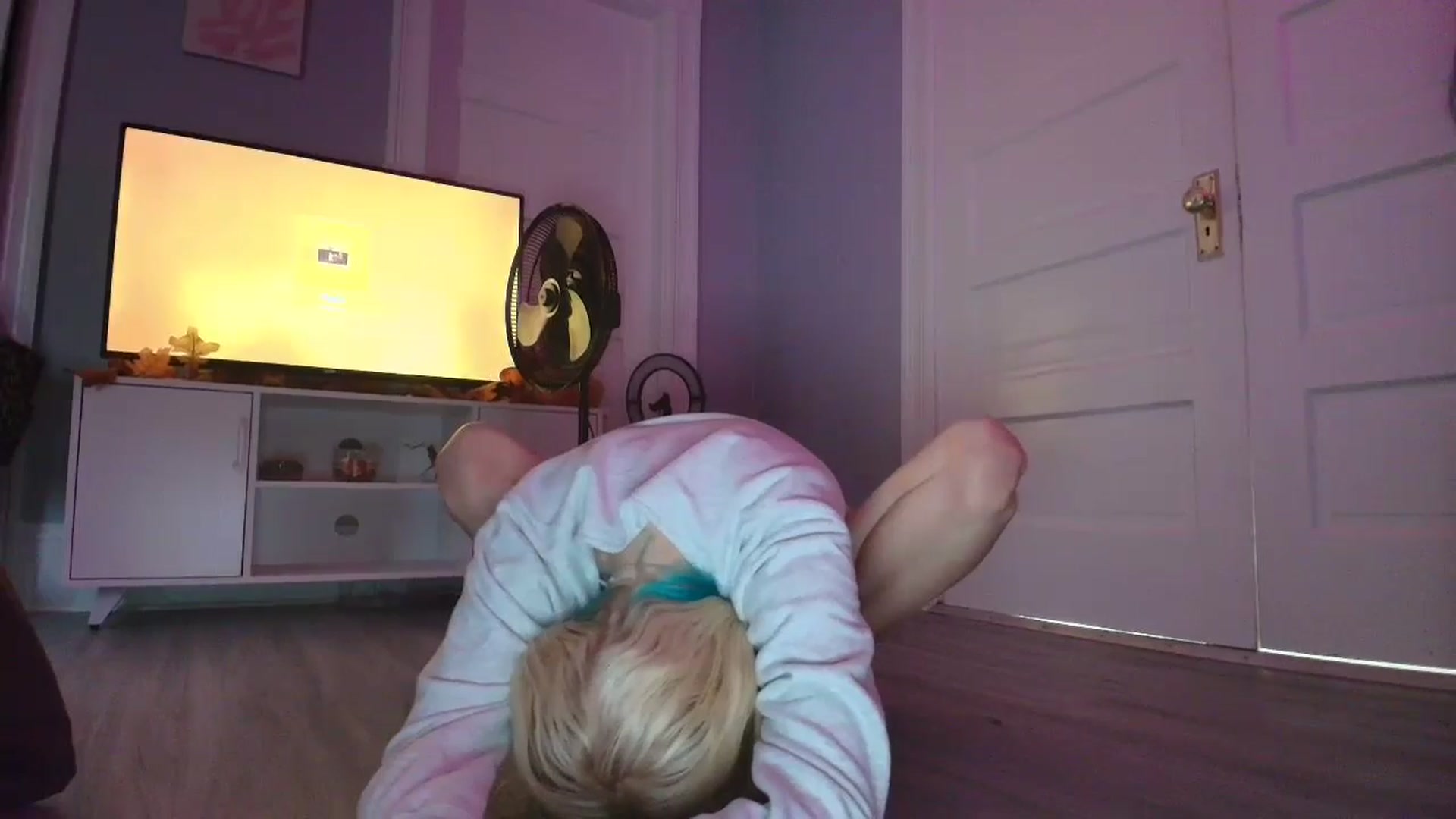 Gallery image thumbnail from DuckChan0's myfreecams stream on, 09/30/2025, 17:19 image 9 of 20