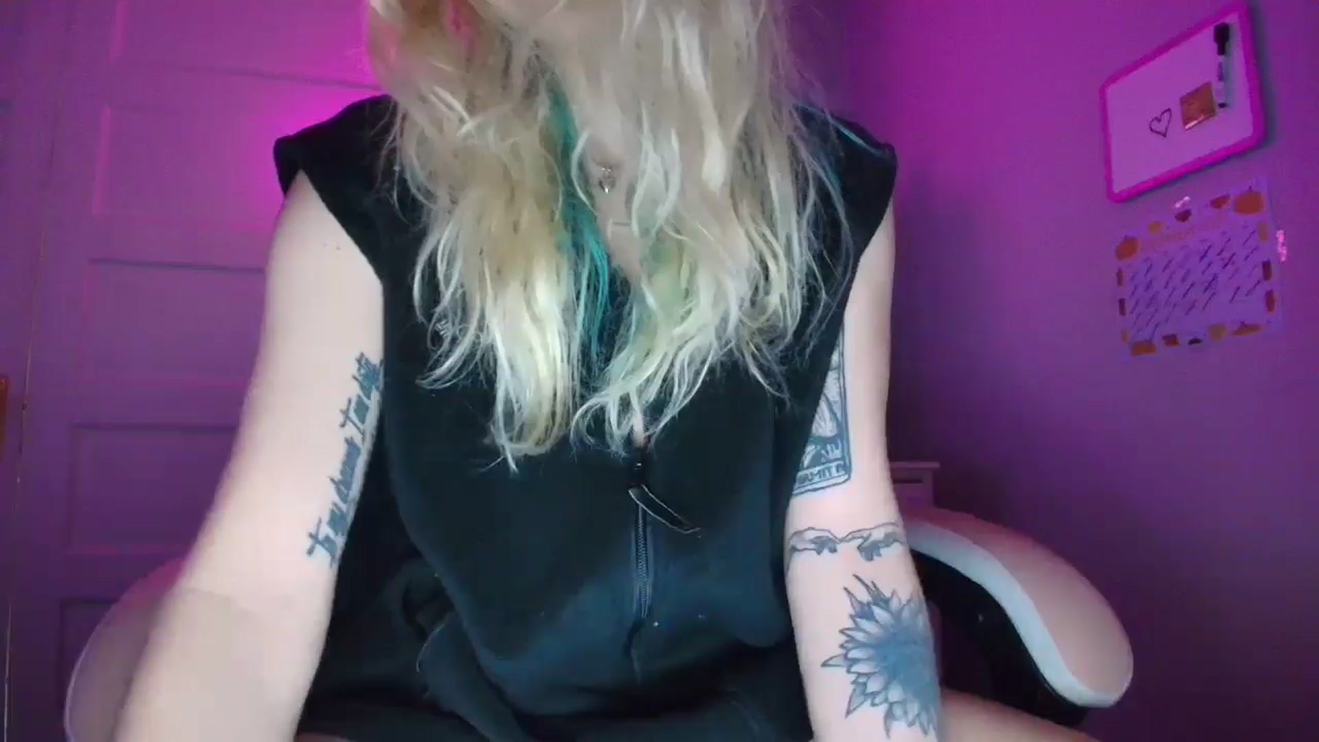 Gallery image thumbnail from DuckChan0's myfreecams stream on, 10/01/2025, 18:28 image 19 of 20