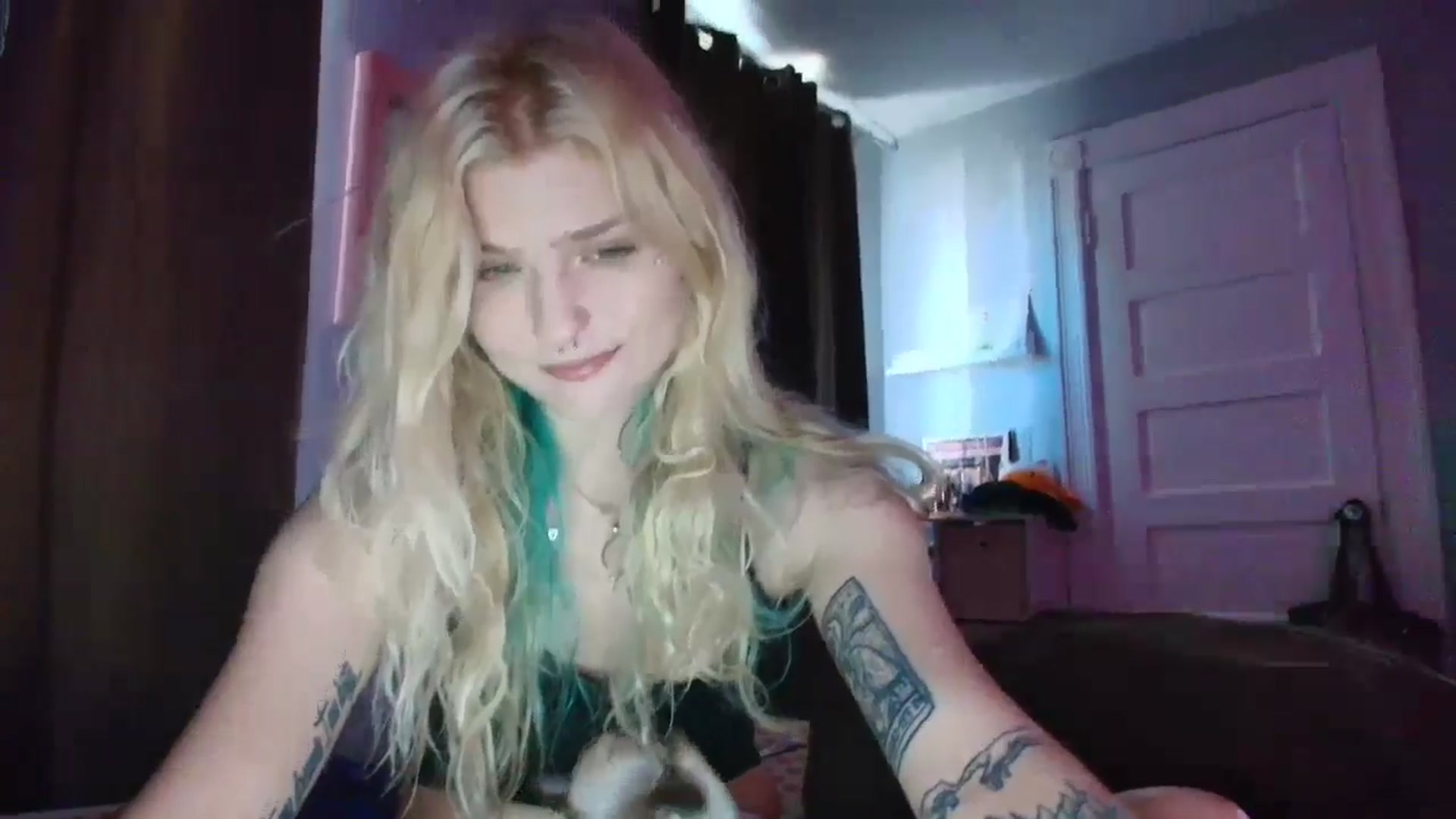 Gallery image thumbnail from DuckChan0's myfreecams stream on, 10/02/2025, 16:47 image 16 of 20