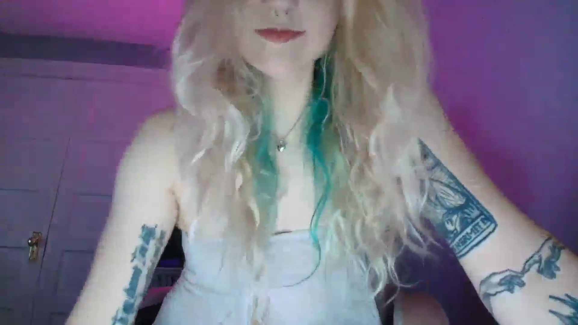 Gallery image thumbnail from DuckChan0's myfreecams stream on, 10/08/2025, 15:23 image 3 of 20