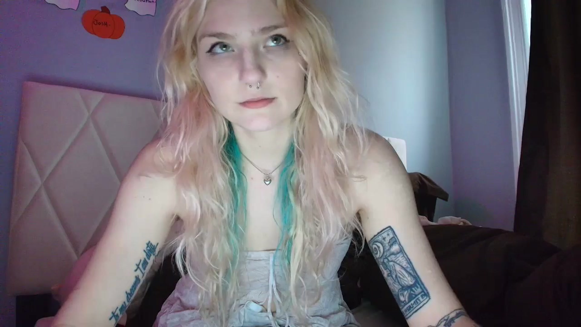 Gallery image thumbnail from DuckChan0's myfreecams stream on, 10/08/2025, 16:34 image 5 of 20