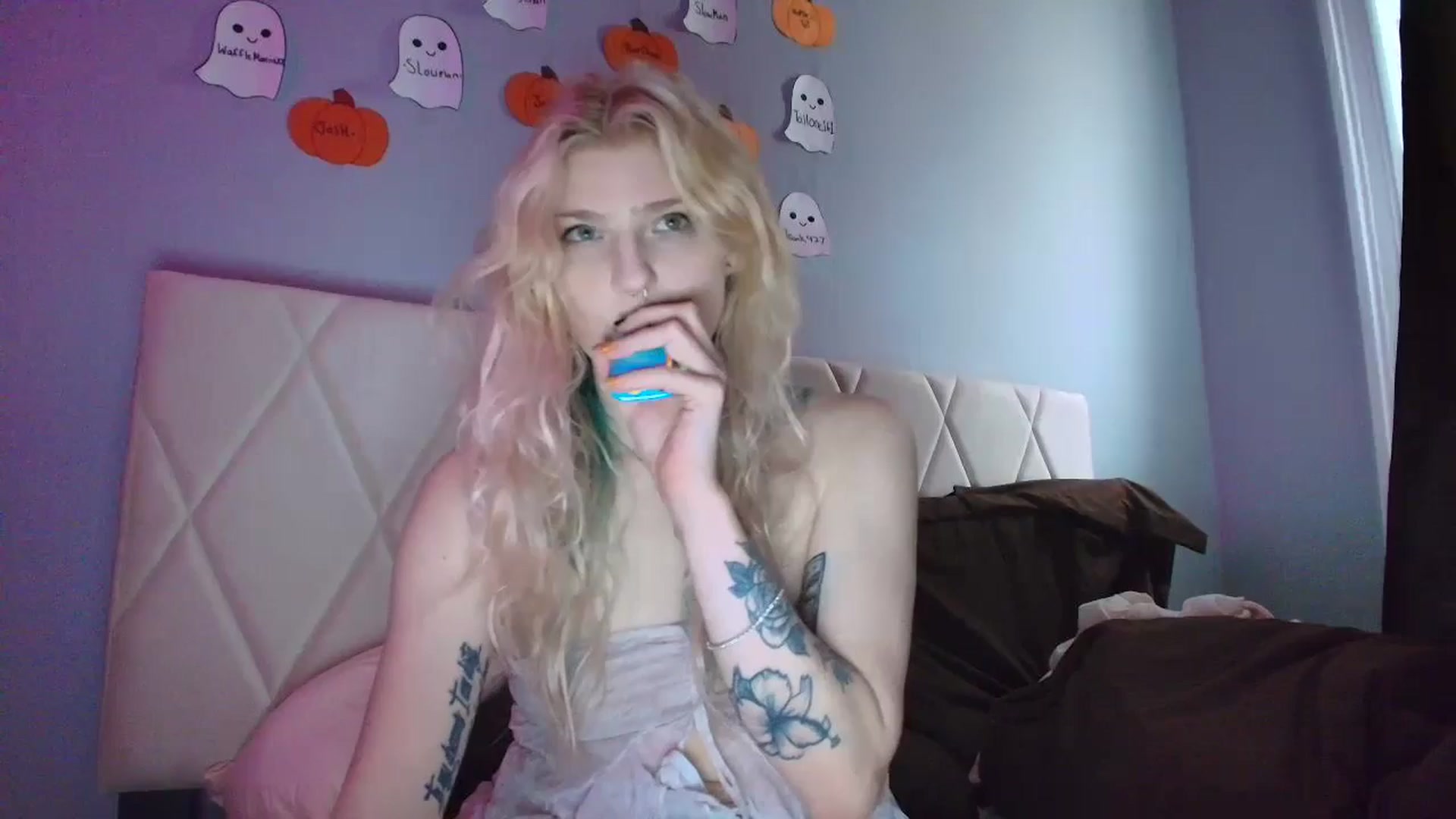 Gallery image thumbnail from DuckChan0's myfreecams stream on, 10/08/2025, 16:34 image 2 of 20