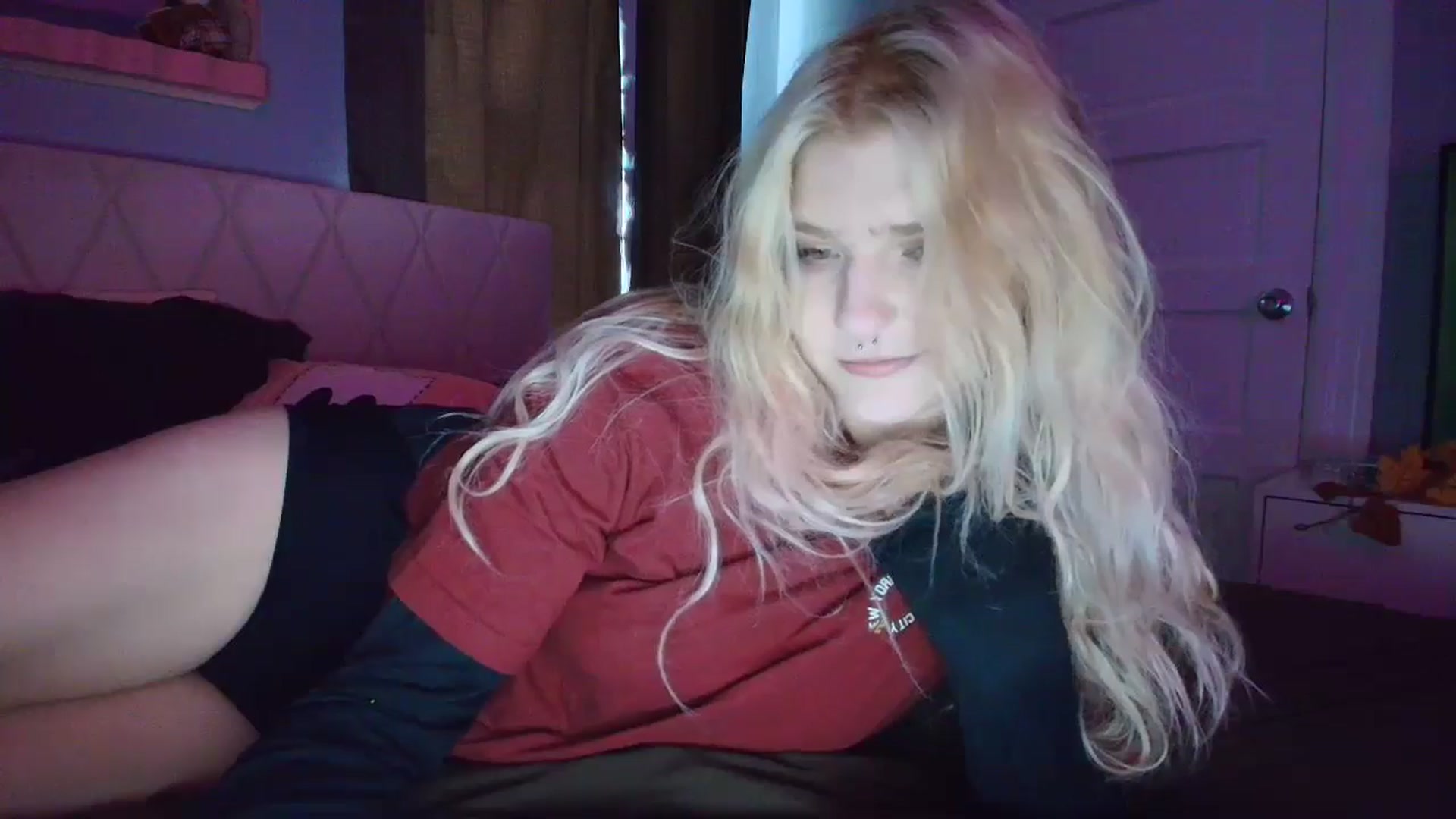 Gallery image thumbnail from DuckChan0's myfreecams stream on, 10/09/2025, 15:55 image 10 of 20
