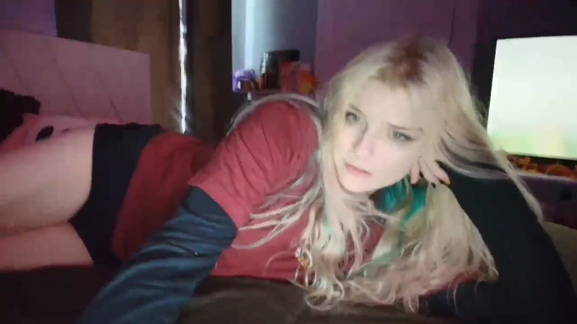 Gallery image thumbnail from DuckChan0's myfreecams stream on, 10/09/2025, 15:55 image 15 of 20